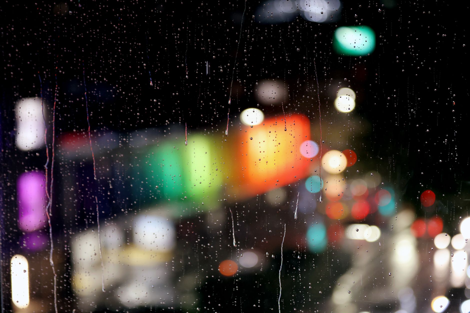 city night neon window (Photo: dp singh Bhullar / Pexels)