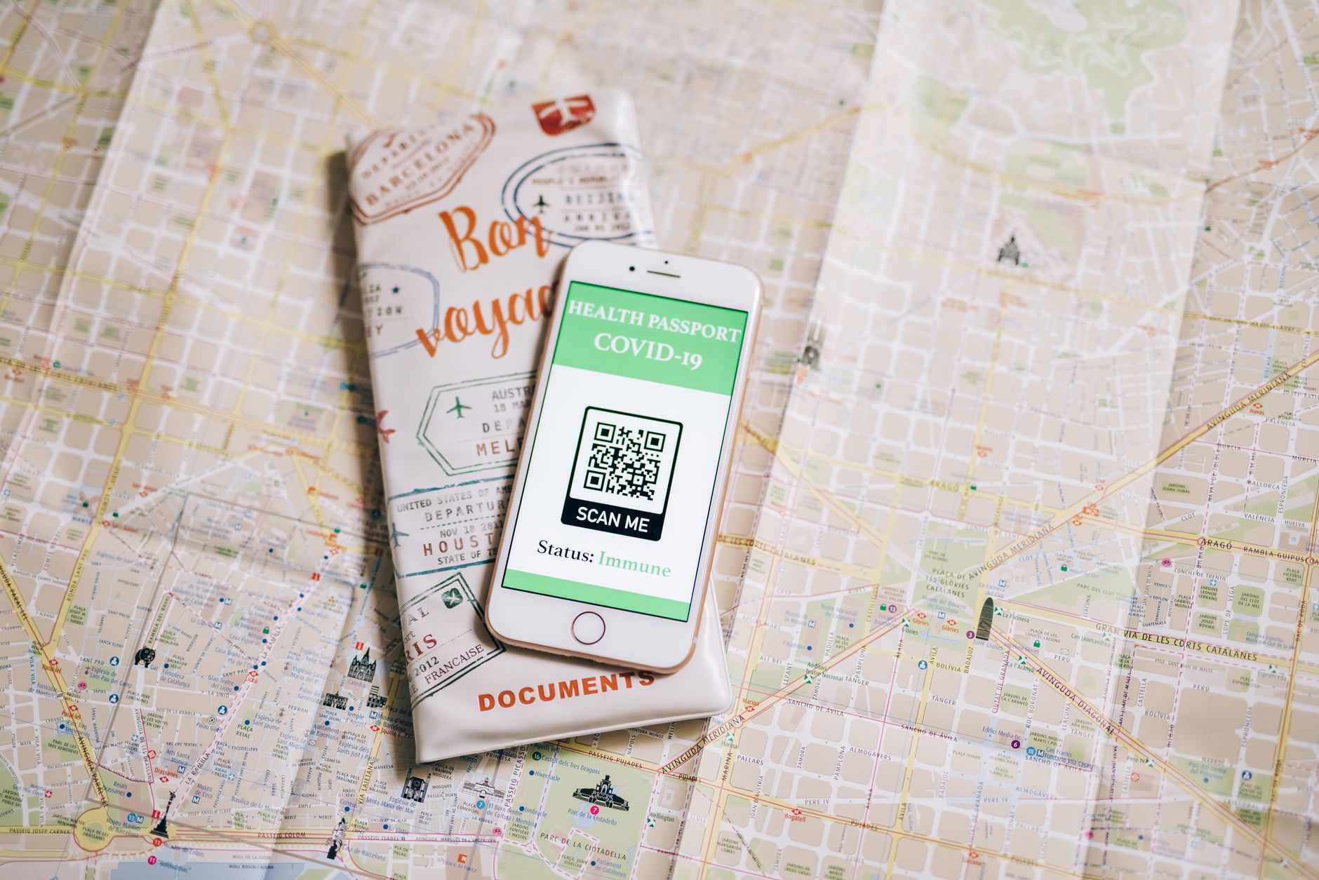 qr code phone scanning (Photo: Leeloo The First / Pexels)