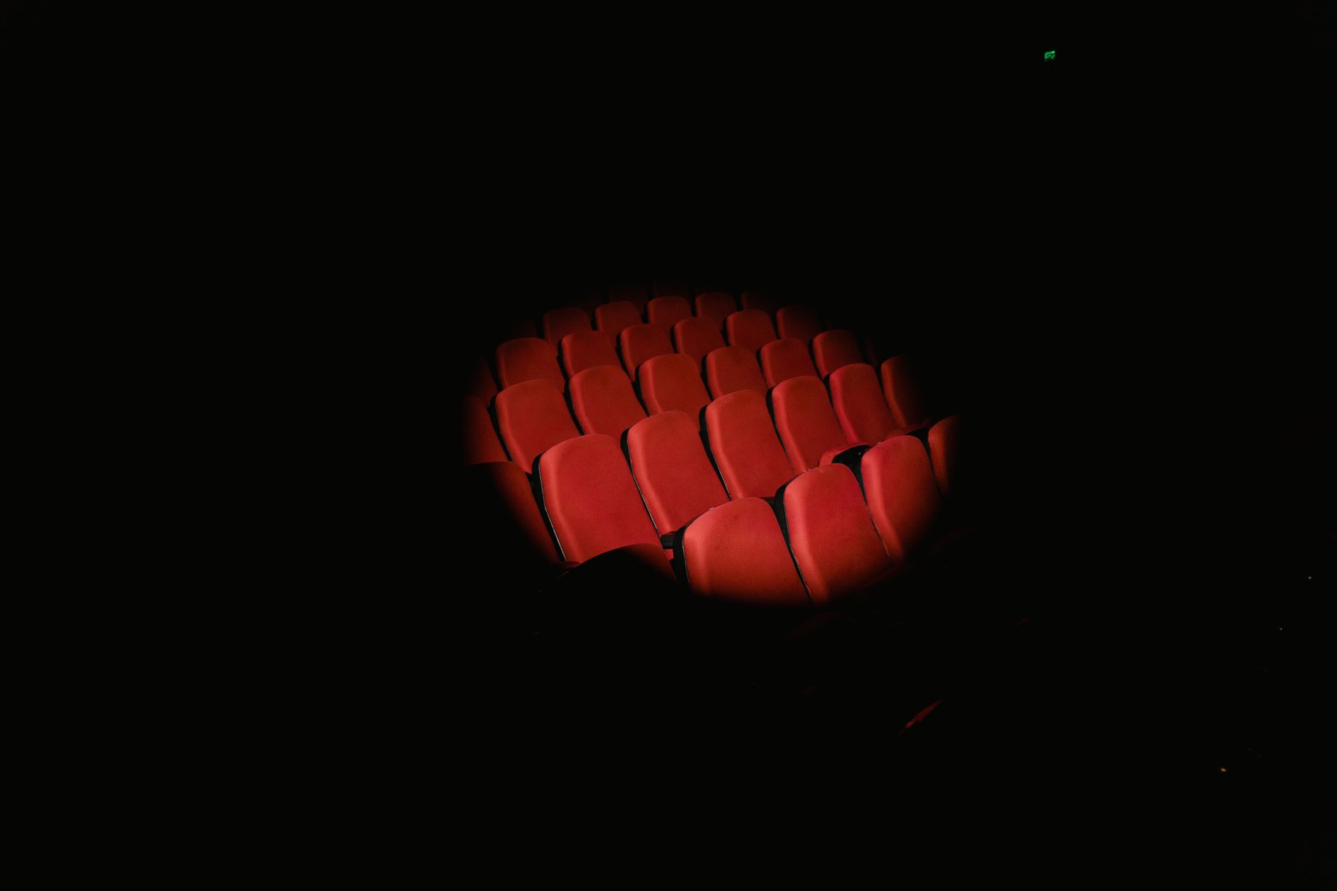 empty live house stage (Photo: Tima Miroshnichenko / Pexels)