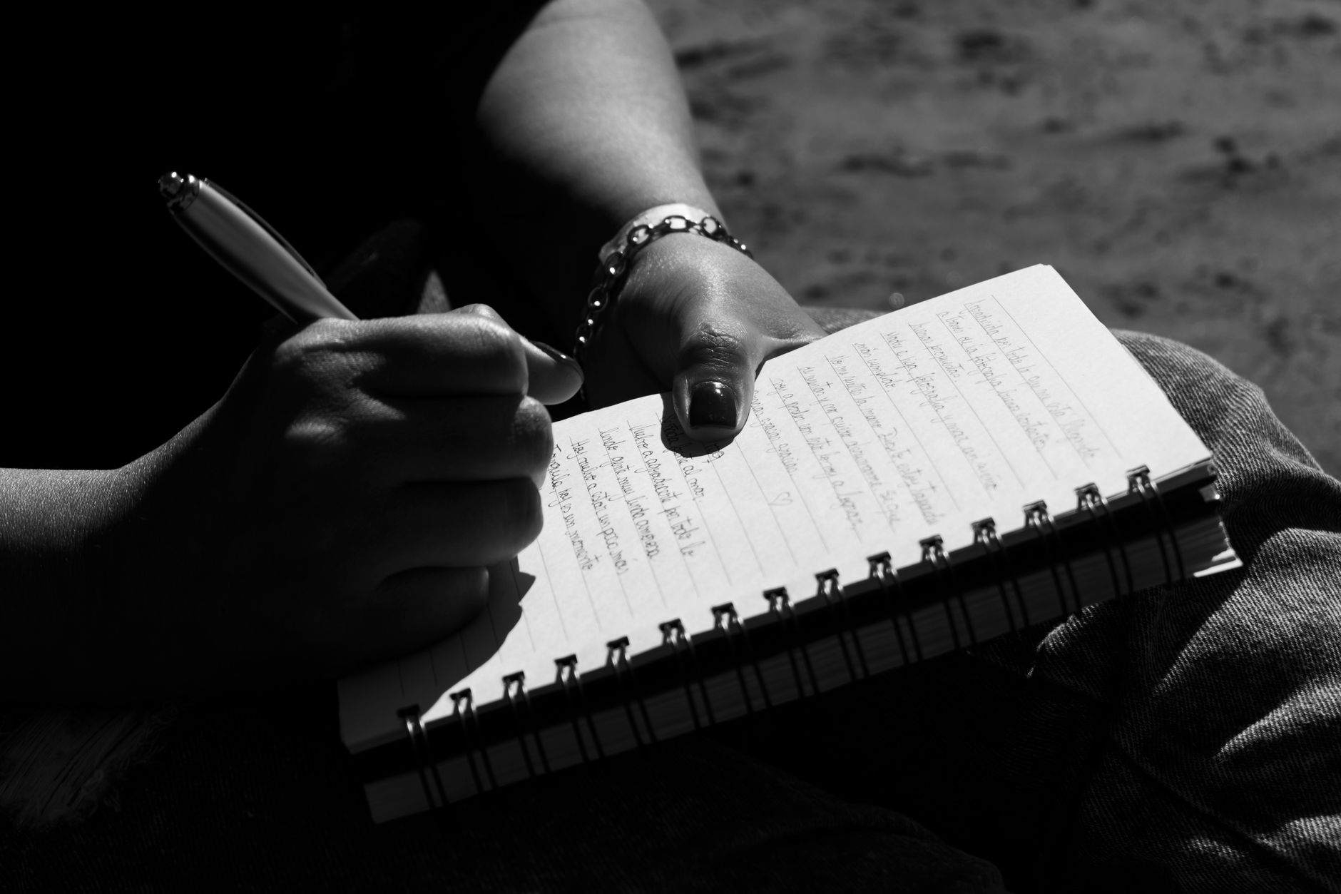 notebook writing reflection calm (Photo: Gimena Sotomayor / Pexels)