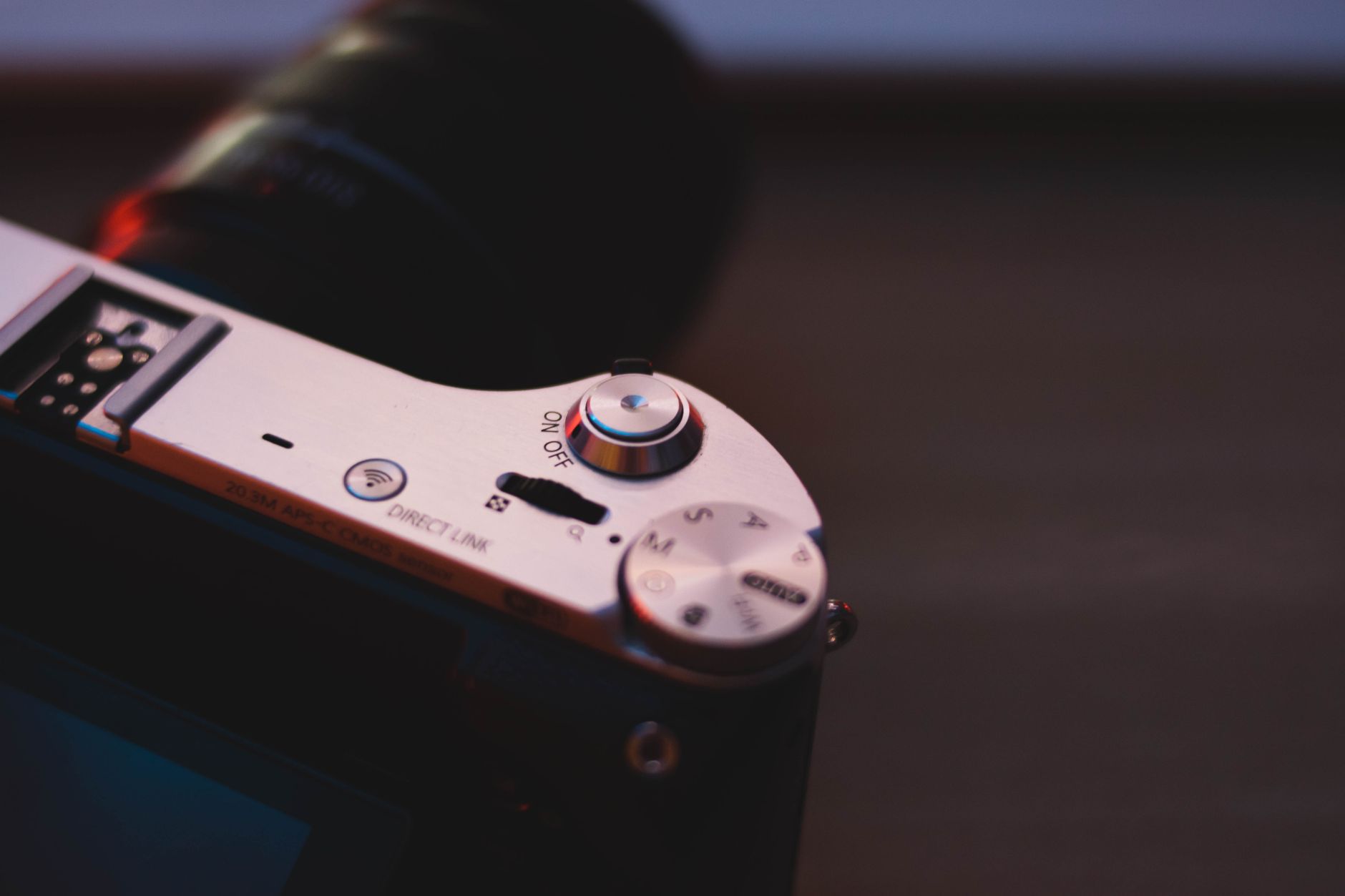 camera settings dial closeup (Photo: Wallace Chuck / Pexels)
