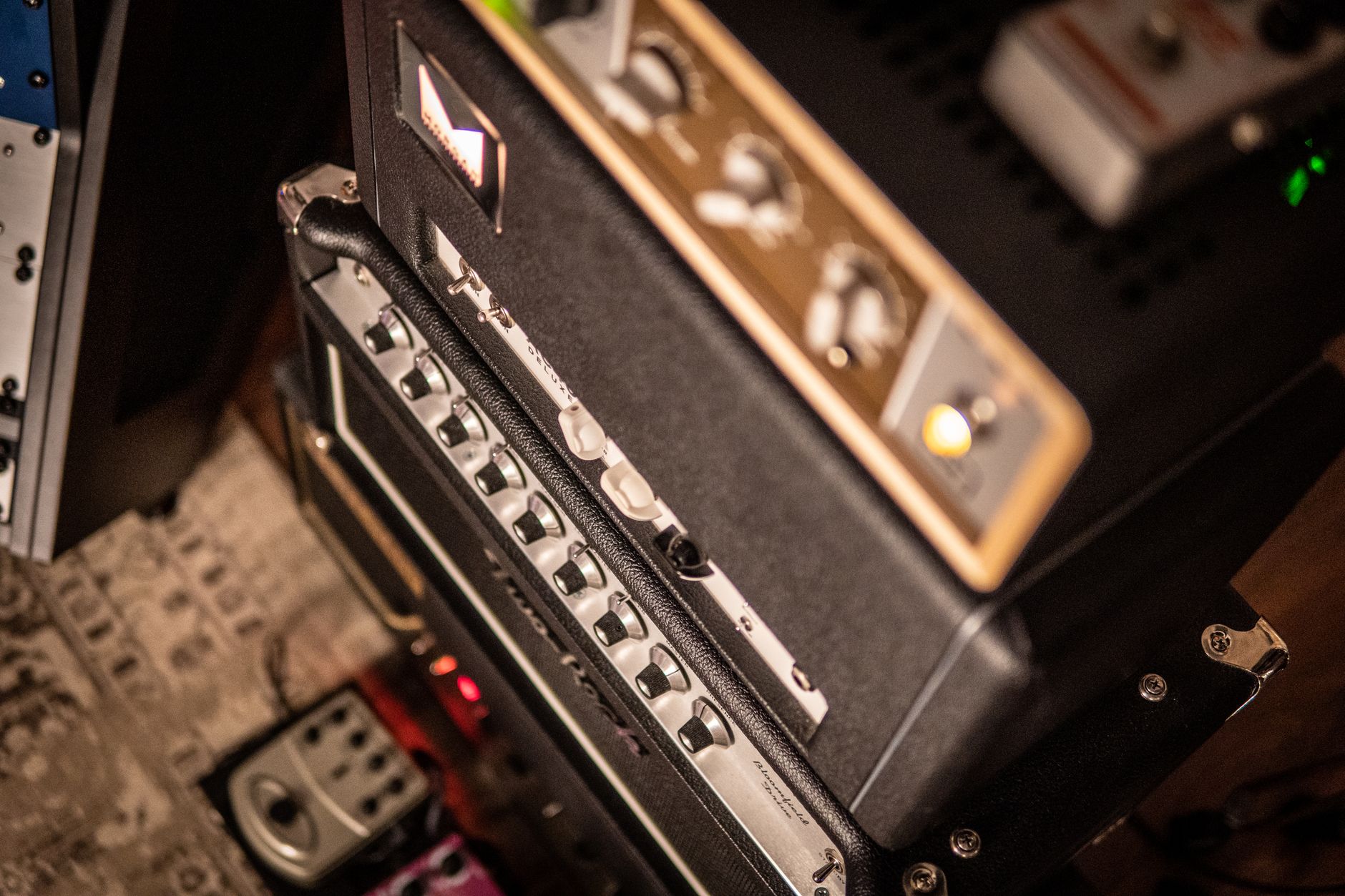 guitar amplifier studio (Photo: Andreu Marquès / Pexels)