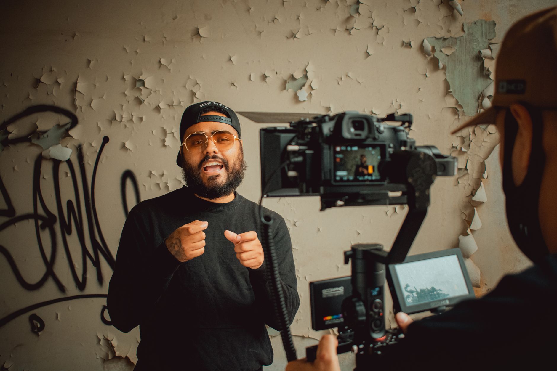 musician recording video camera (Photo: Bruno Sousa / Pexels)