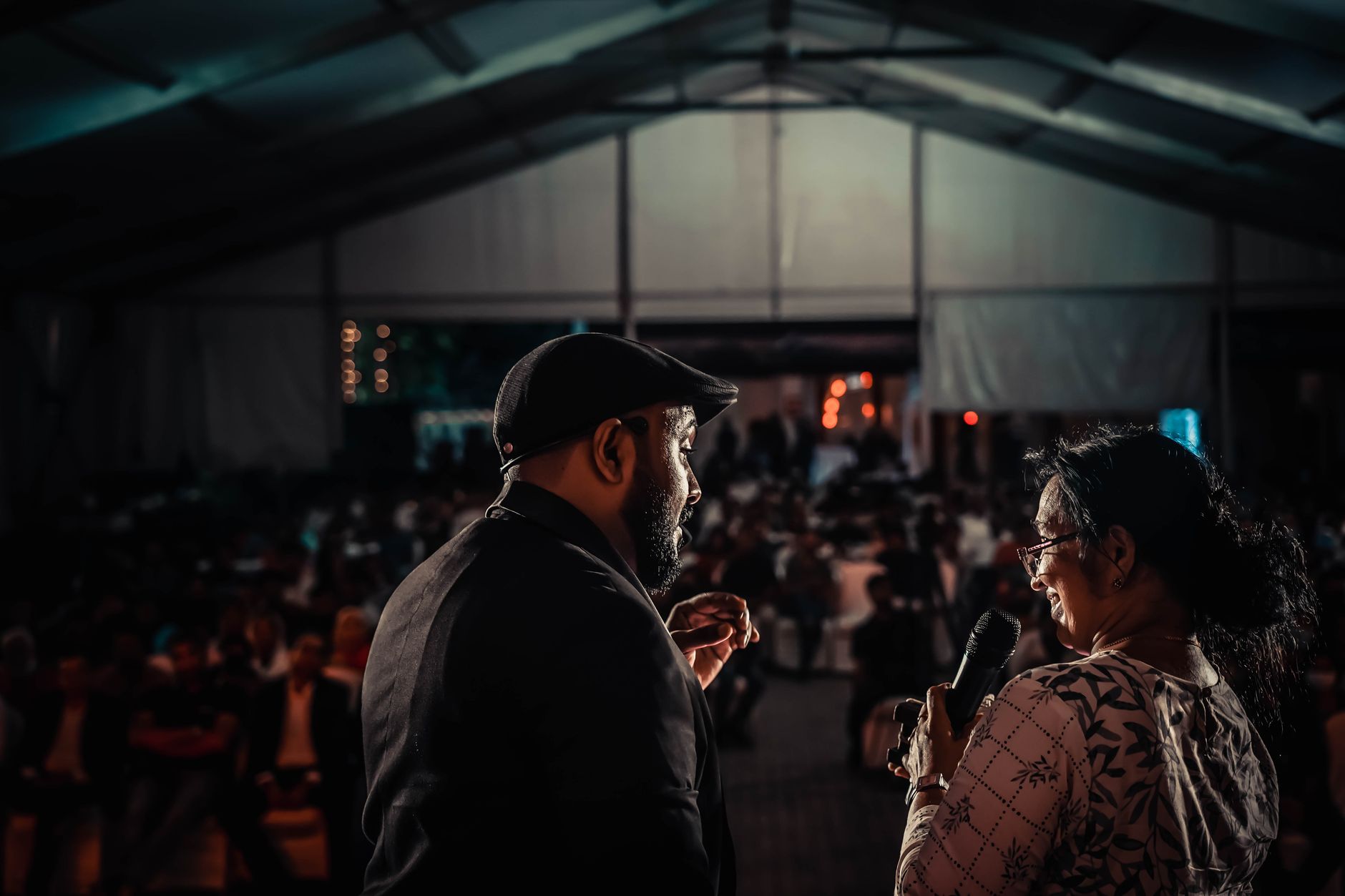 microphone speaking introduction (Photo: Nipin Niravath / Pexels)
