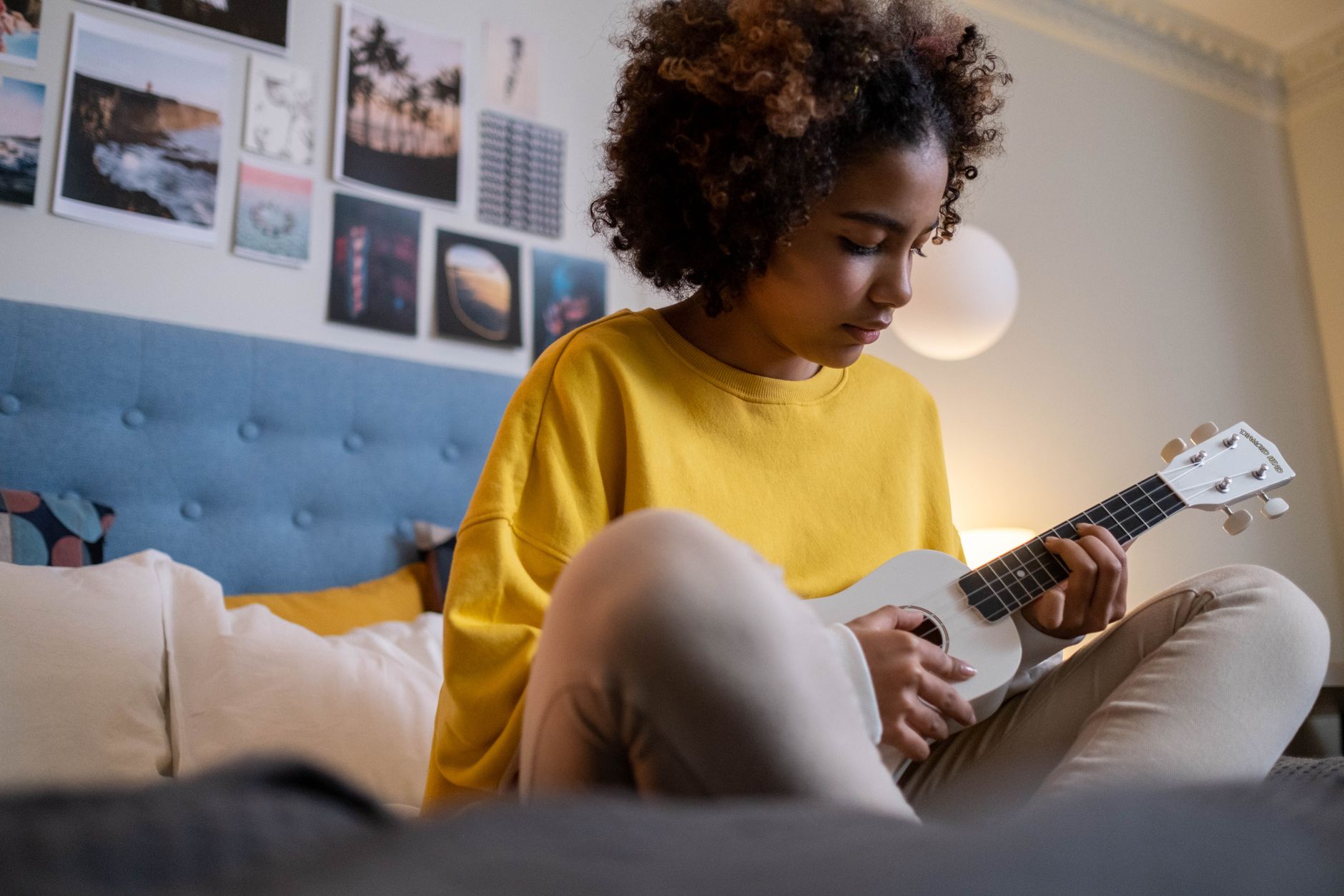 musician practicing bedroom studio (Photo: cottonbro studio / Pexels)