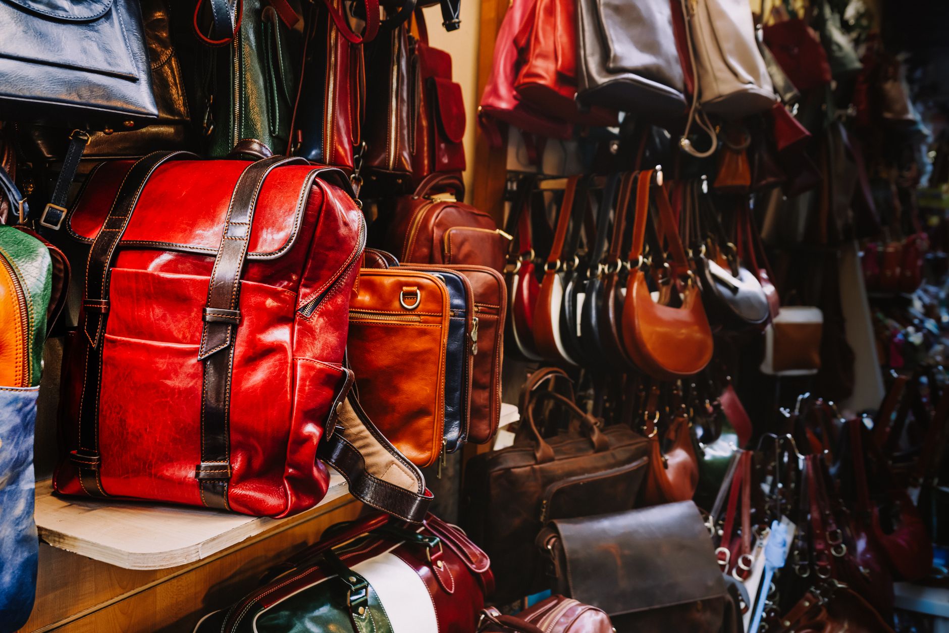 merchandise tote bags (Photo: Magda Ehlers / Pexels)