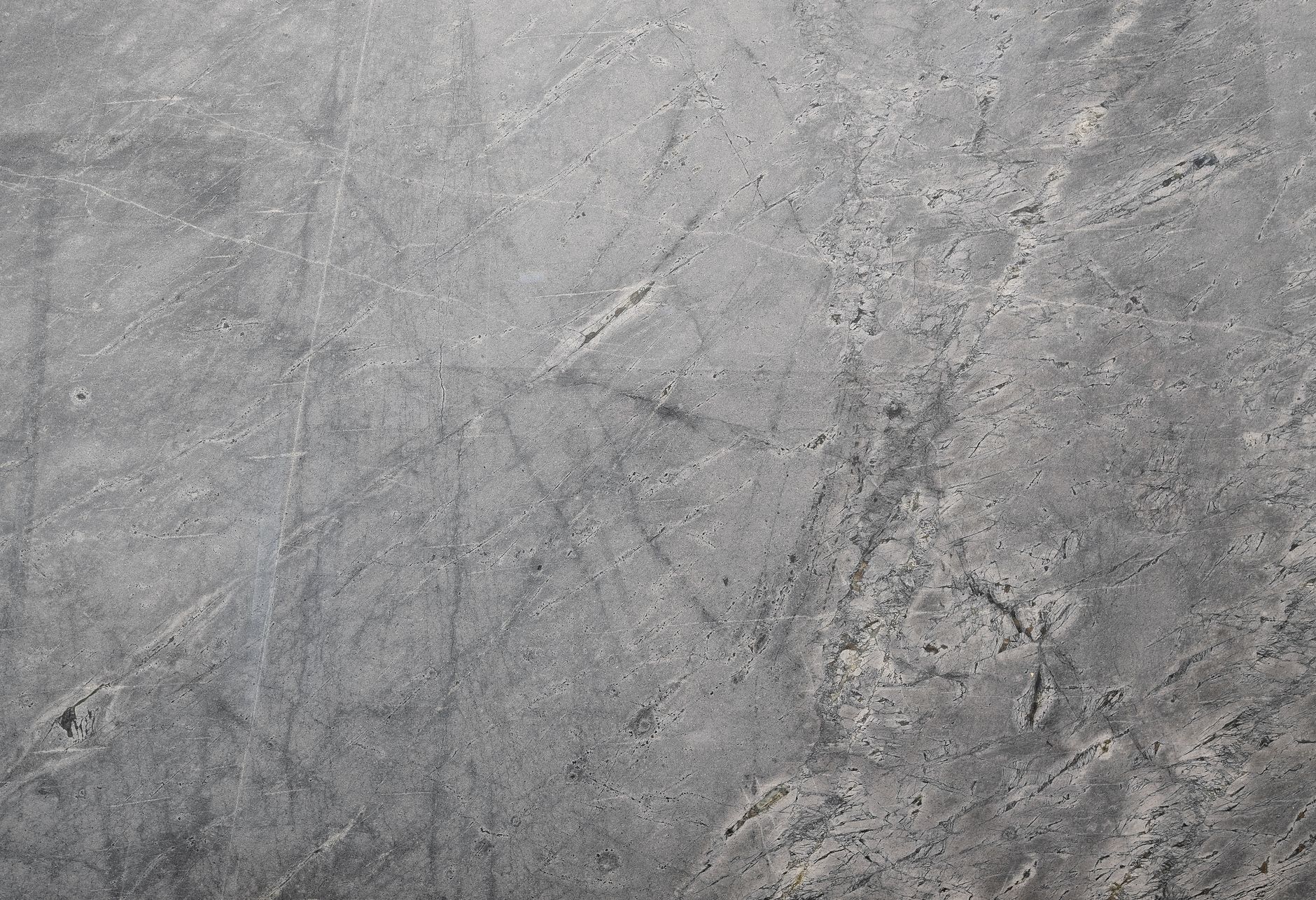 guitar case scratched floor (Photo: Scott Webb / Pexels)