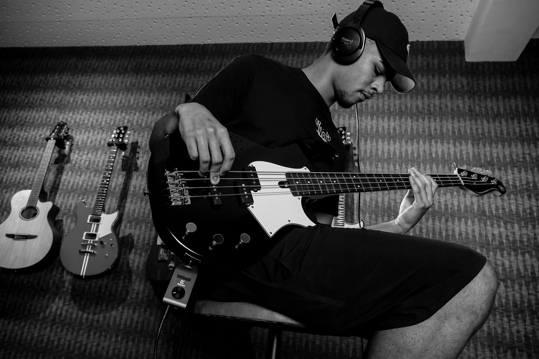 home recording bass amp (Photo: Caique Araujo / Pexels)