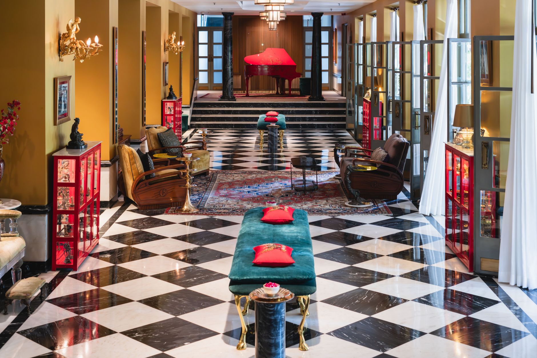 hotel lounge piano elegant (Photo: Abhishek  Navlakha / Pexels)