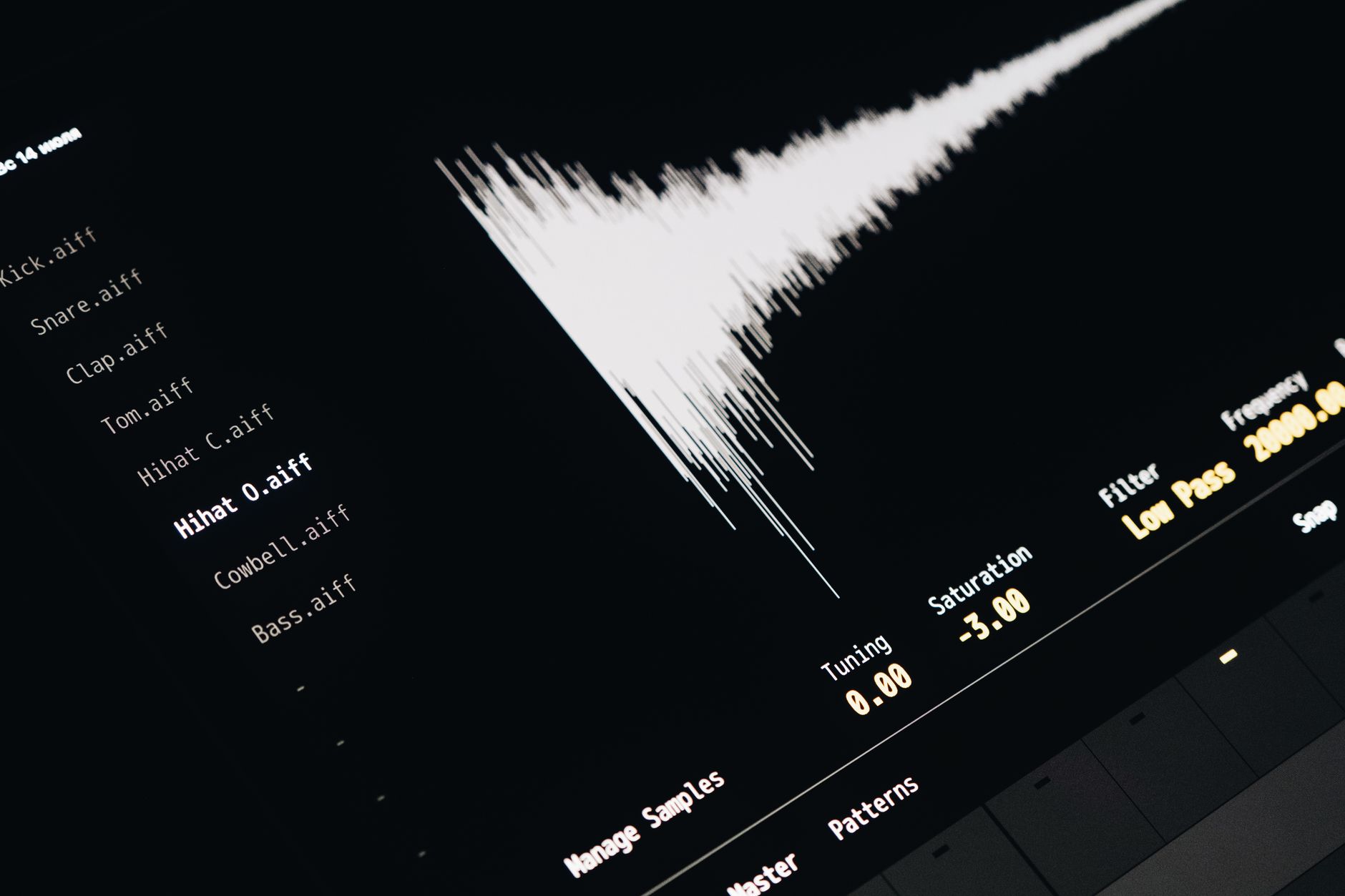 audio waveform export screen (Photo: Egor Komarov / Pexels)