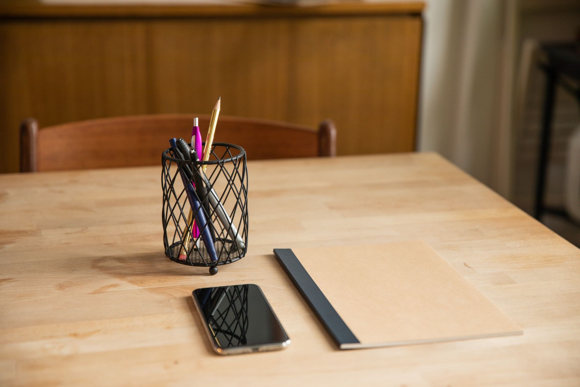 notebook pen planning table (Photo: RDNE Stock project / Pexels)