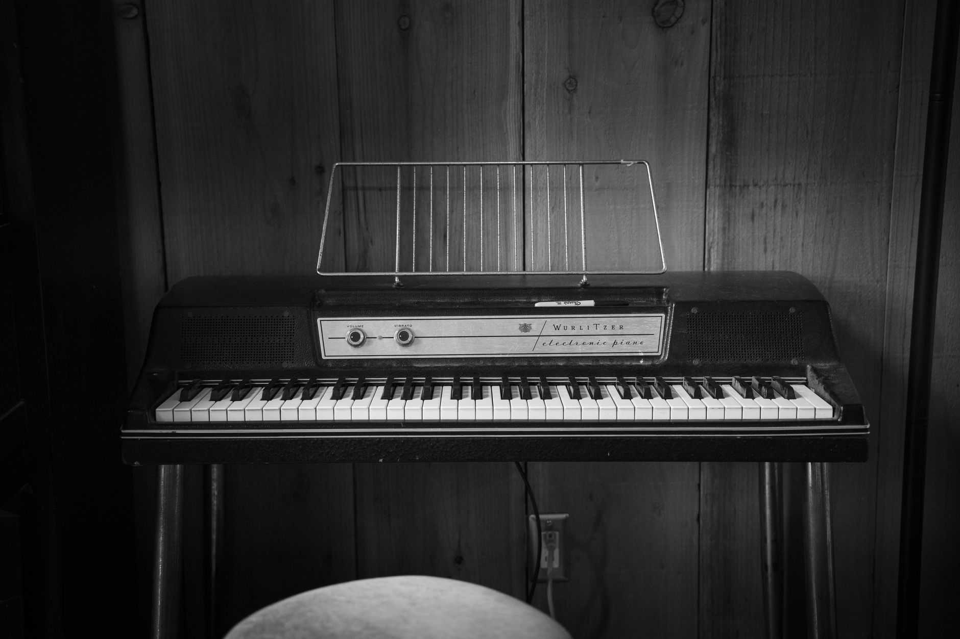 metronome on piano (Photo: James Collington / Pexels)