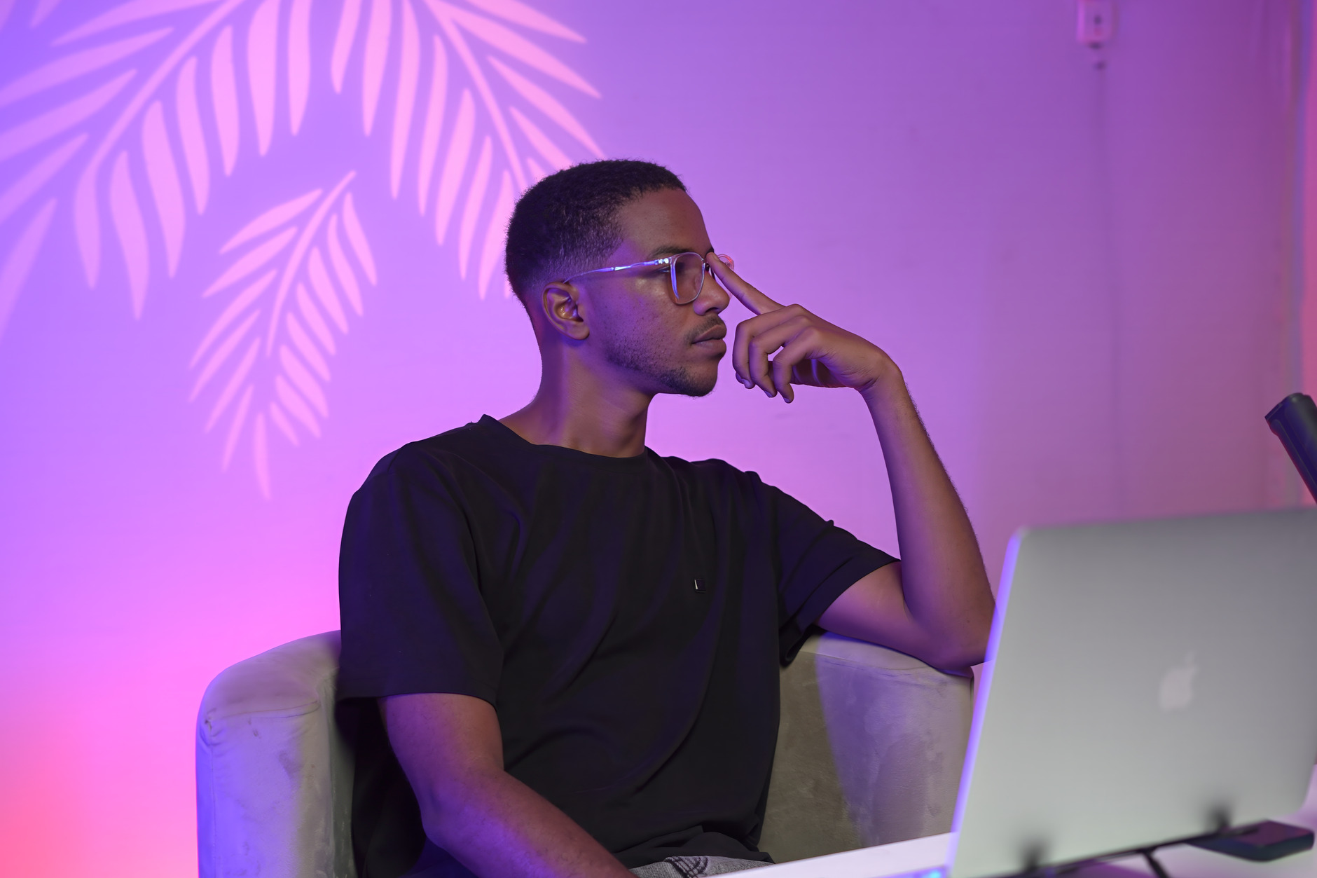 musician thinking laptop studio (Photo: Ben Bouh / Pexels)