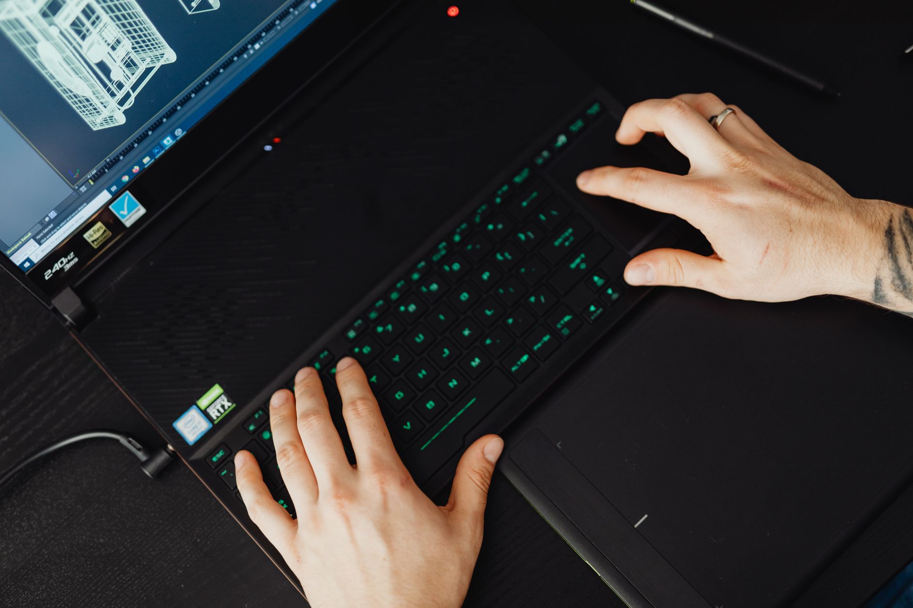 laptop design software workspace (Photo: https://kaboompics.com/ / Pexels)