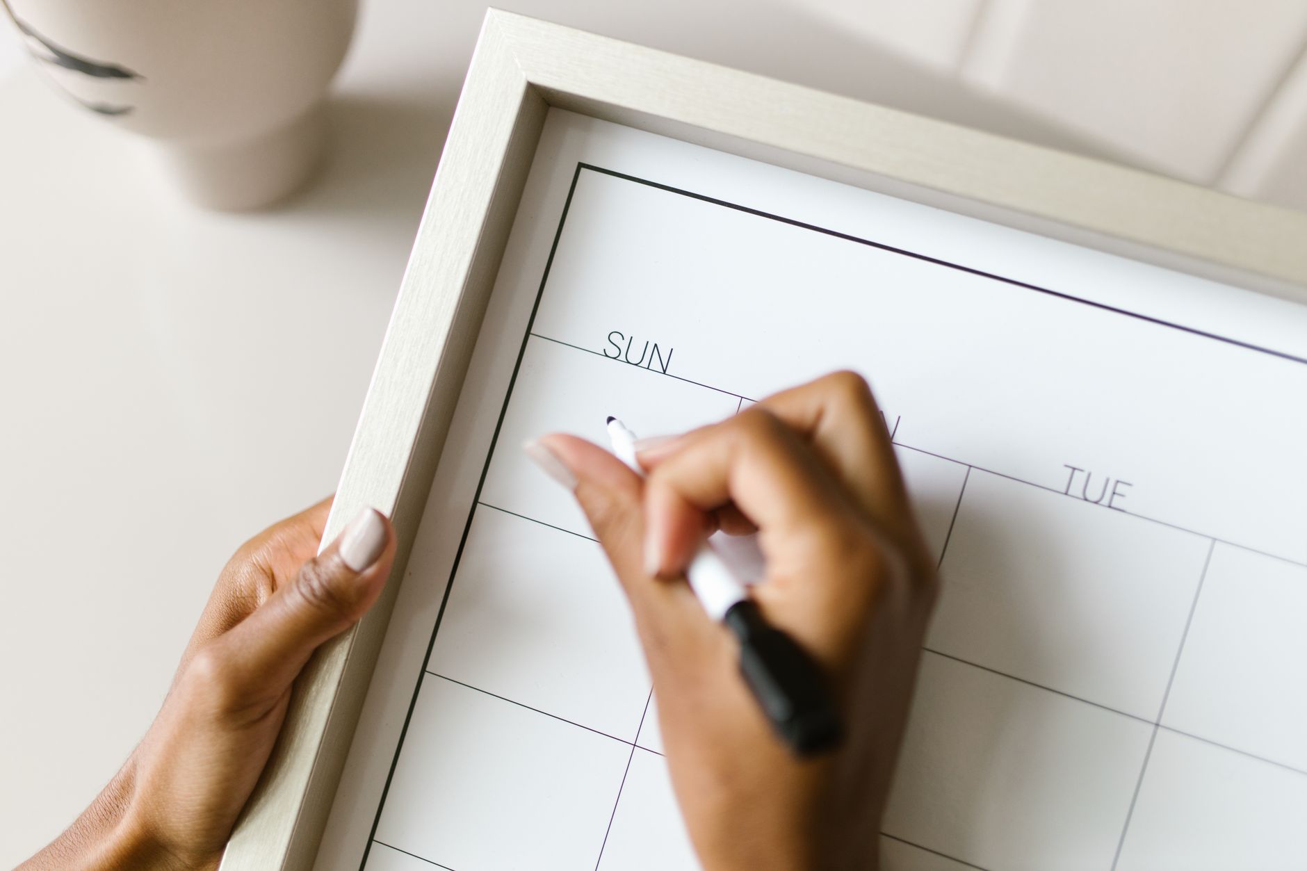 wall calendar planning (Photo: RDNE Stock project / Pexels)