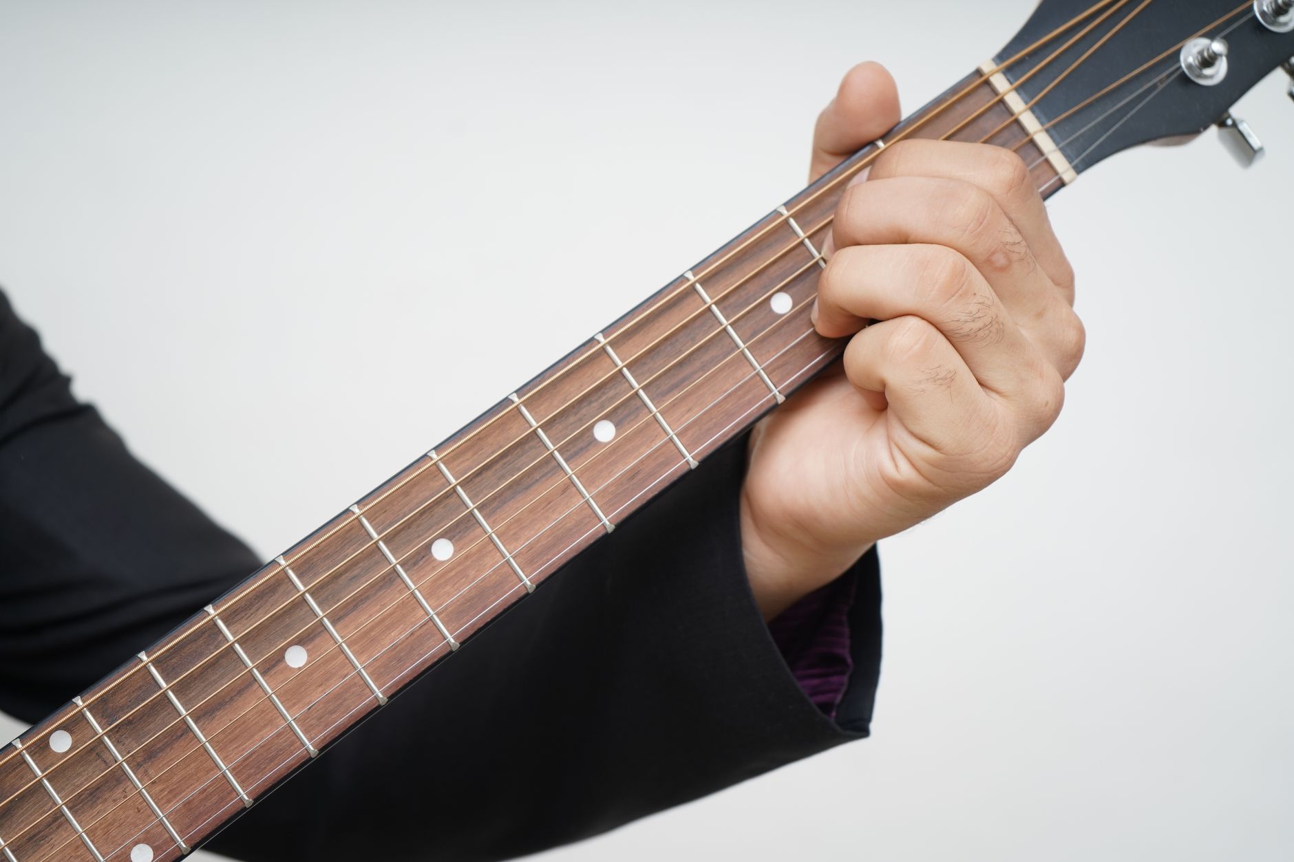 guitar chord fingers fretboard (Photo: Yogendra Singh / Pexels)