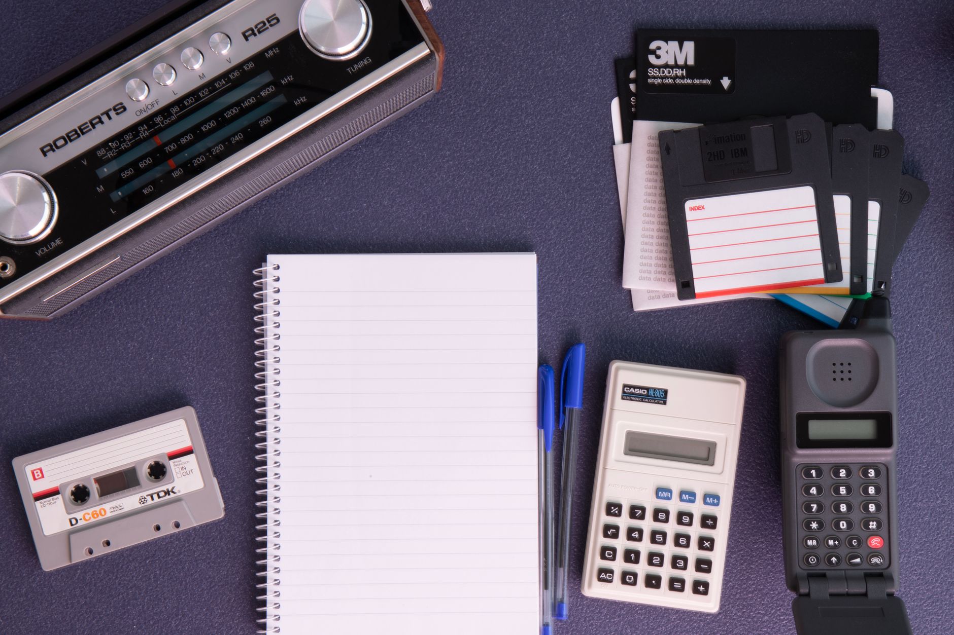 notebook pen music studio (Photo: Nic Wood / Pexels)