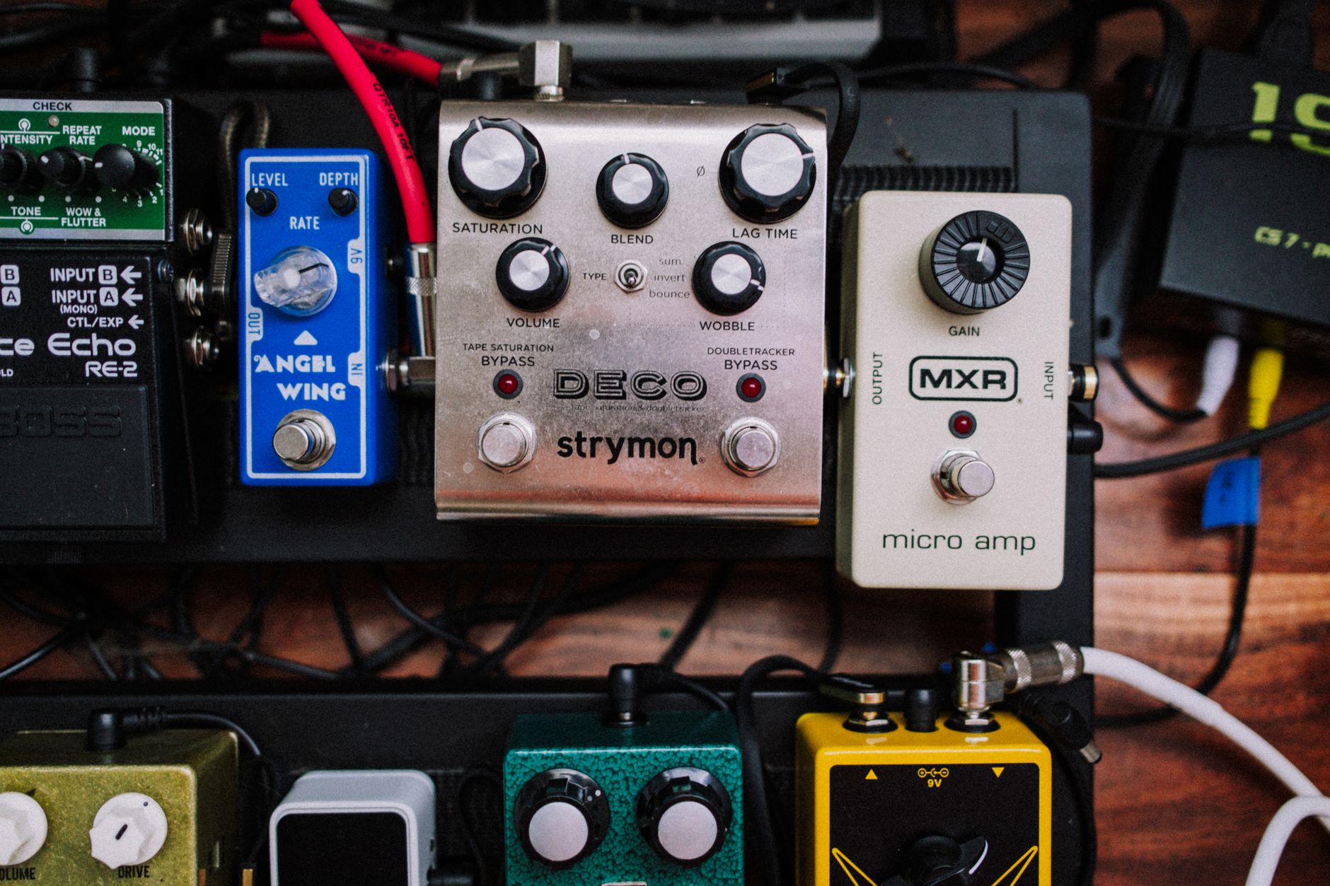 pedalboard stage feet (Photo: K / Pexels)