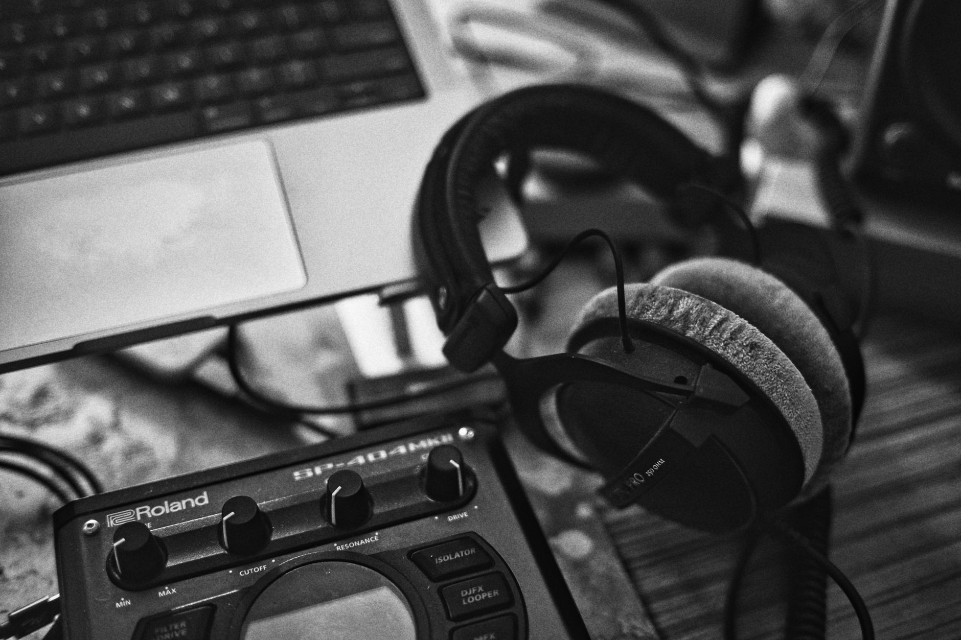 laptop audio editing headphones (Photo: Rohit Bhusan / Pexels)
