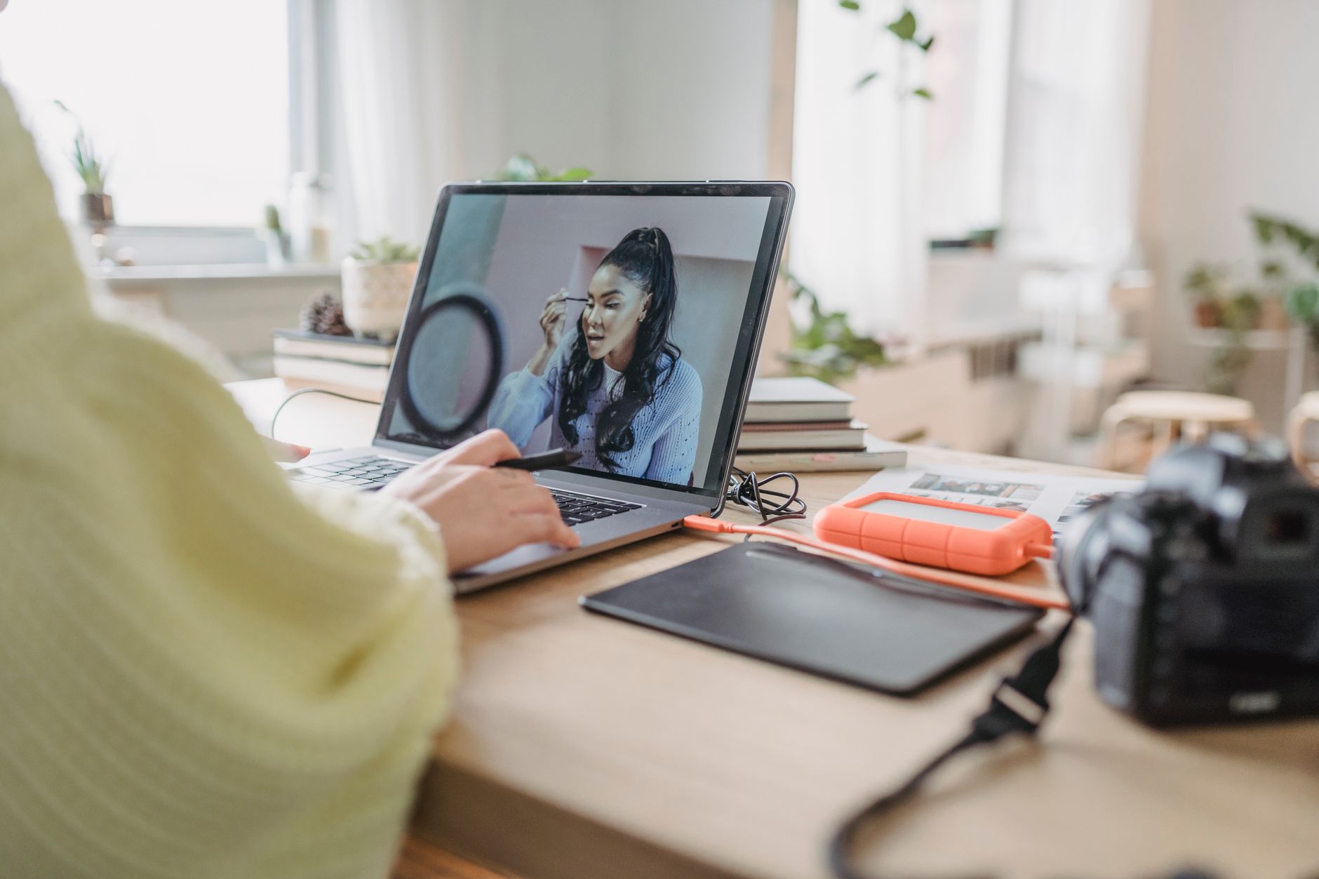 photo editing laptop screen (Photo: George Milton / Pexels)