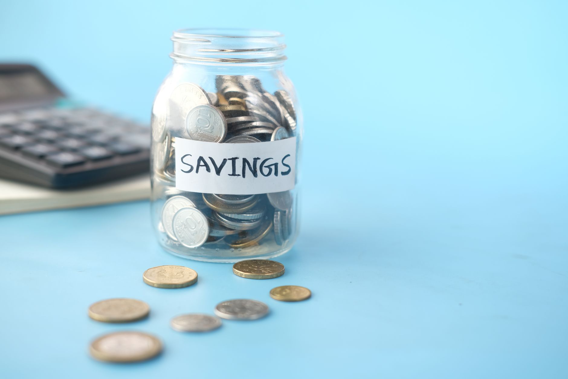 calculator coins budget desk (Photo: Towfiqu barbhuiya / Pexels)