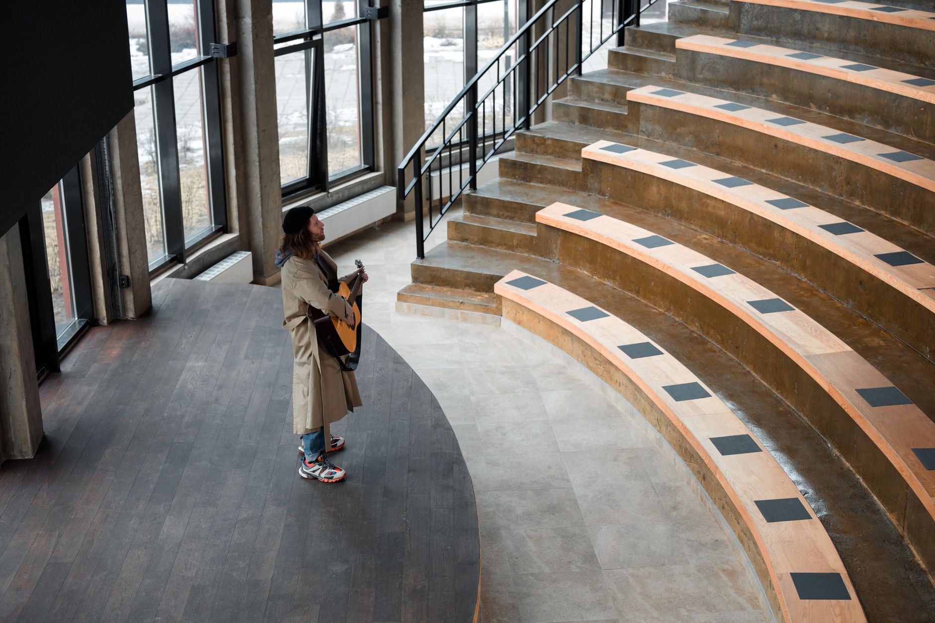 tired musician empty stage (Photo: Ron Lach / Pexels)
