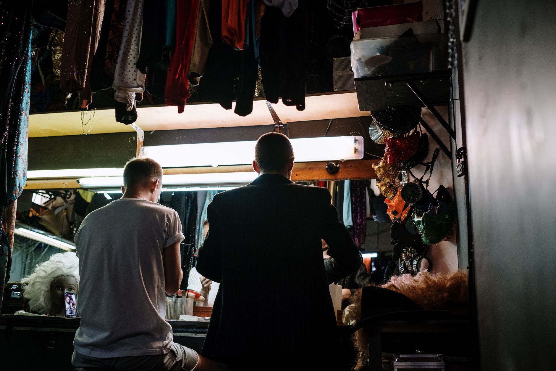 backstage musicians preparing (Photo: cottonbro studio / Pexels)