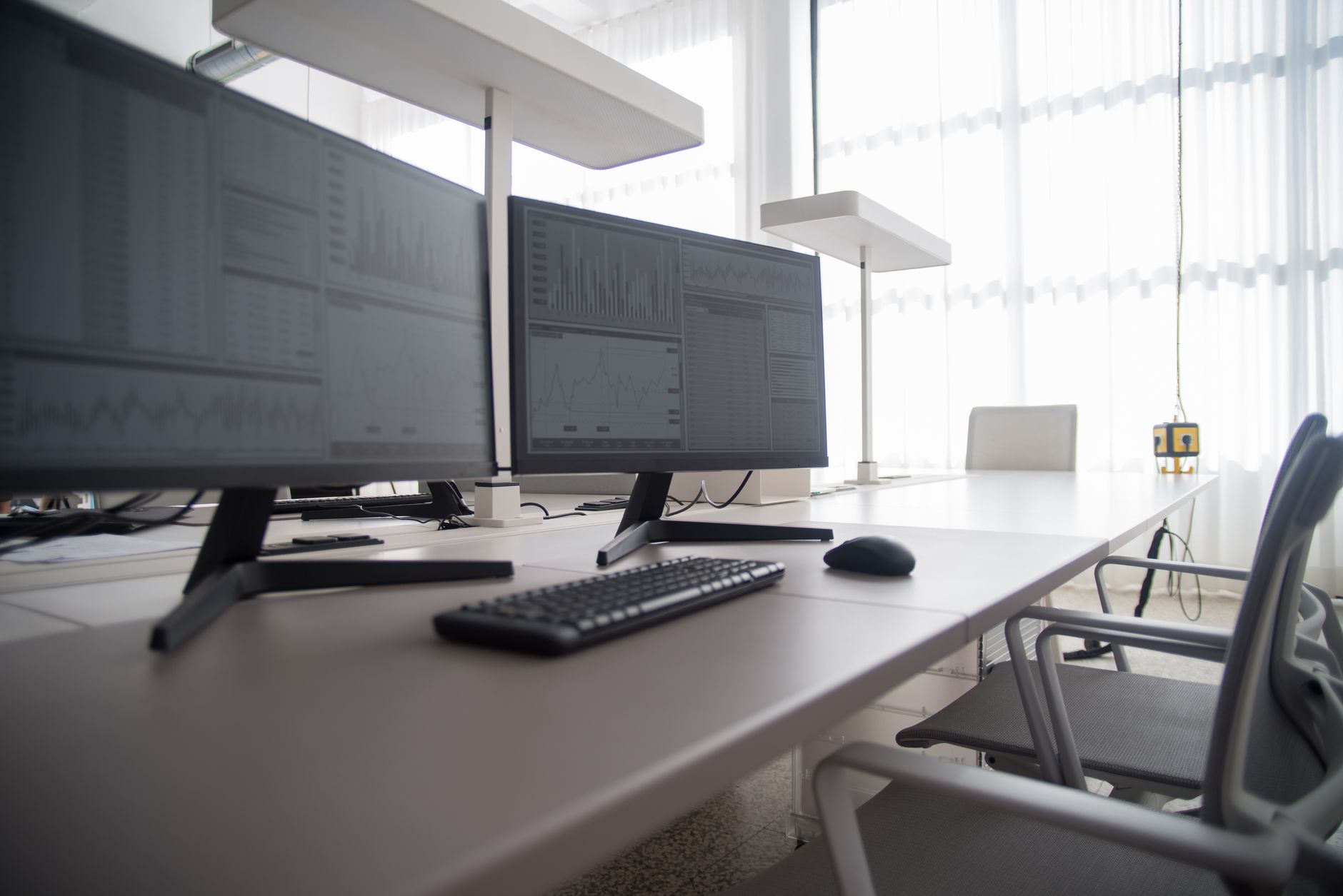 computer screen settings setup (Photo: Kampus Production / Pexels)