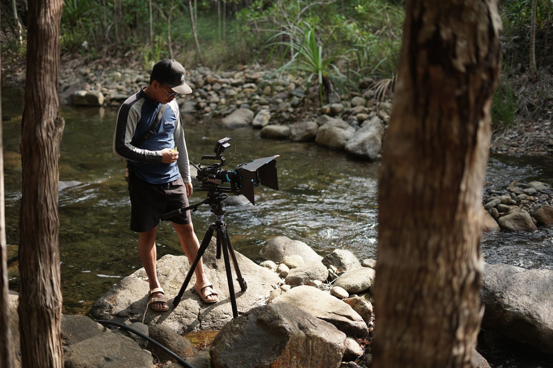 person scouting location camera (Photo: Garley Gibson / Pexels)