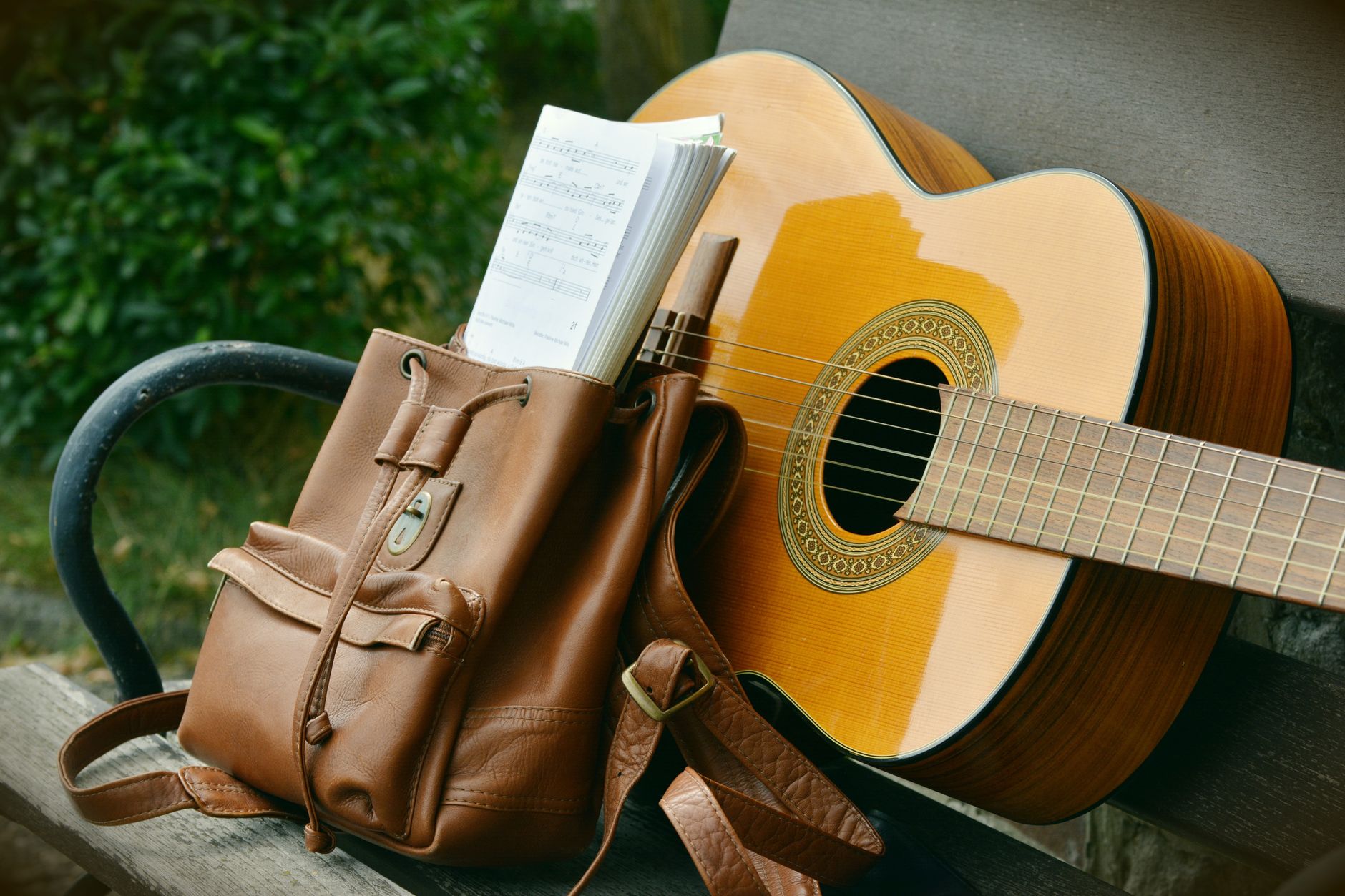 acoustic guitar sheet music (Photo: Pixabay / Pexels)