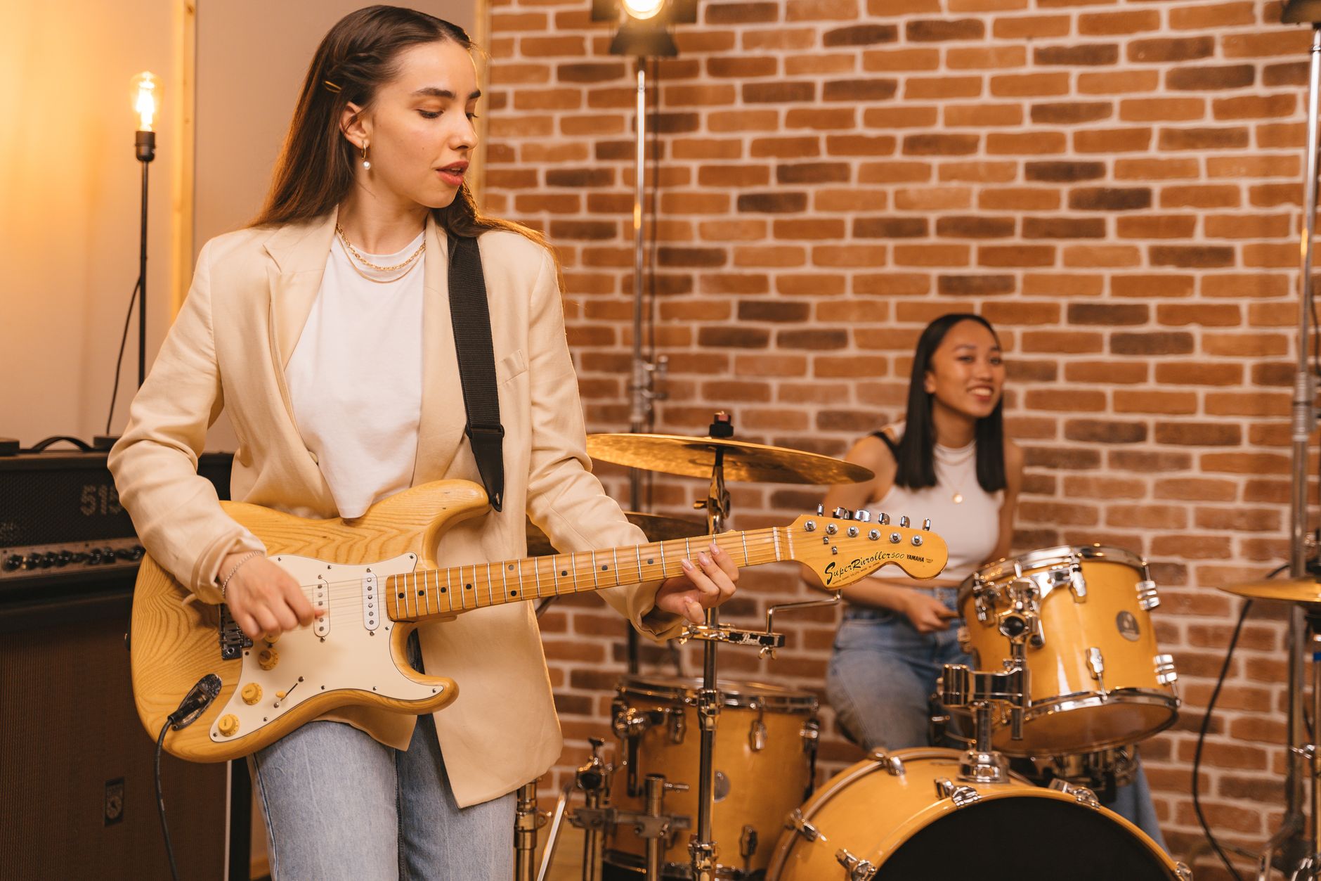 musician smiling studio (Photo: AI25.Studio  AI GENERATIVE / Pexels)
