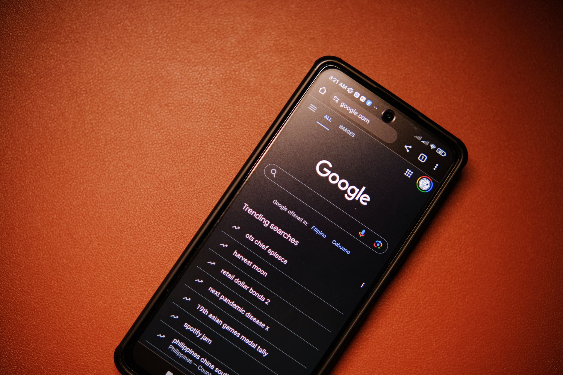 search engine phone screen (Photo: Click Jeth / Pexels)