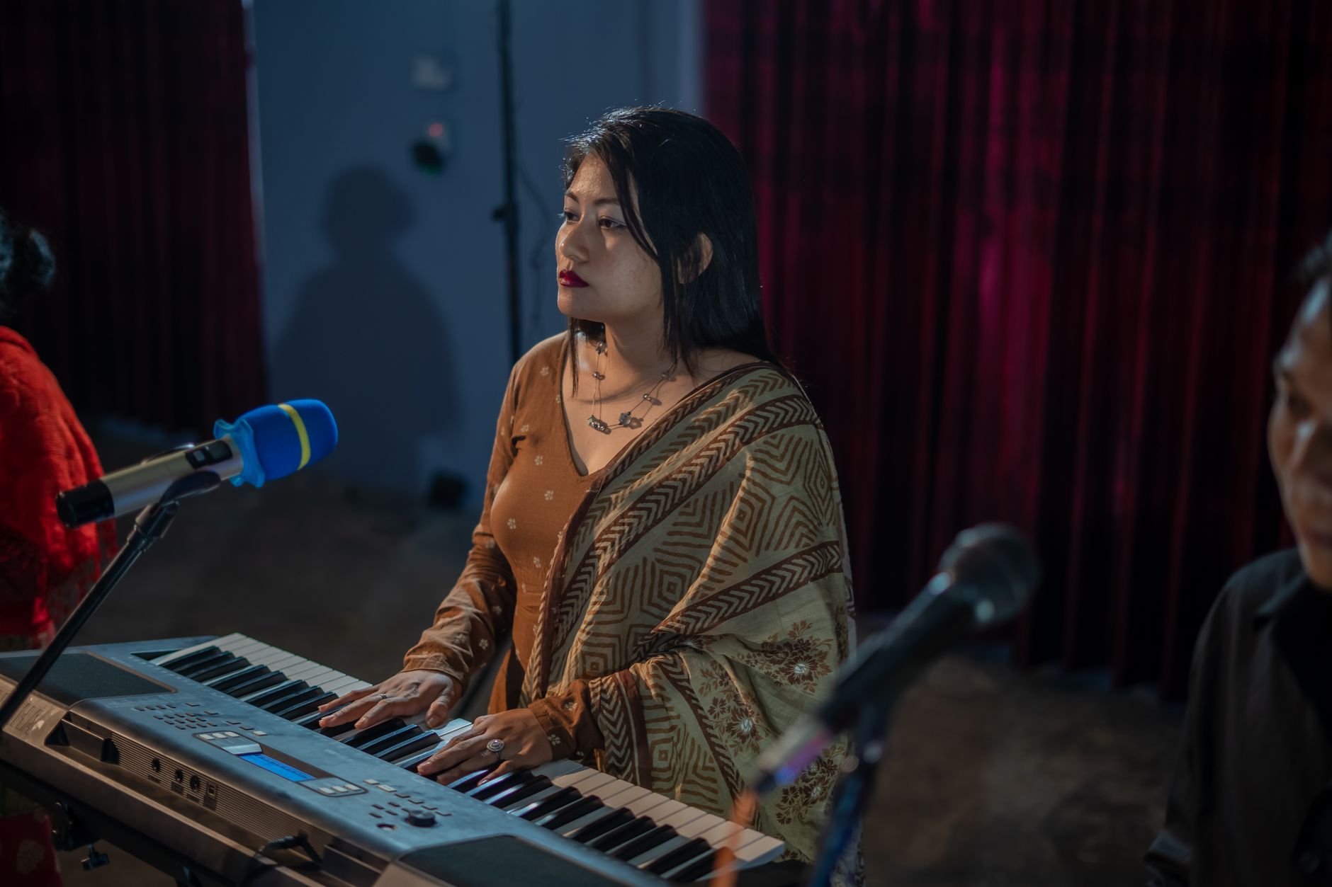 singer performing seniors room (Photo: Rajesh Syangtan / Pexels)