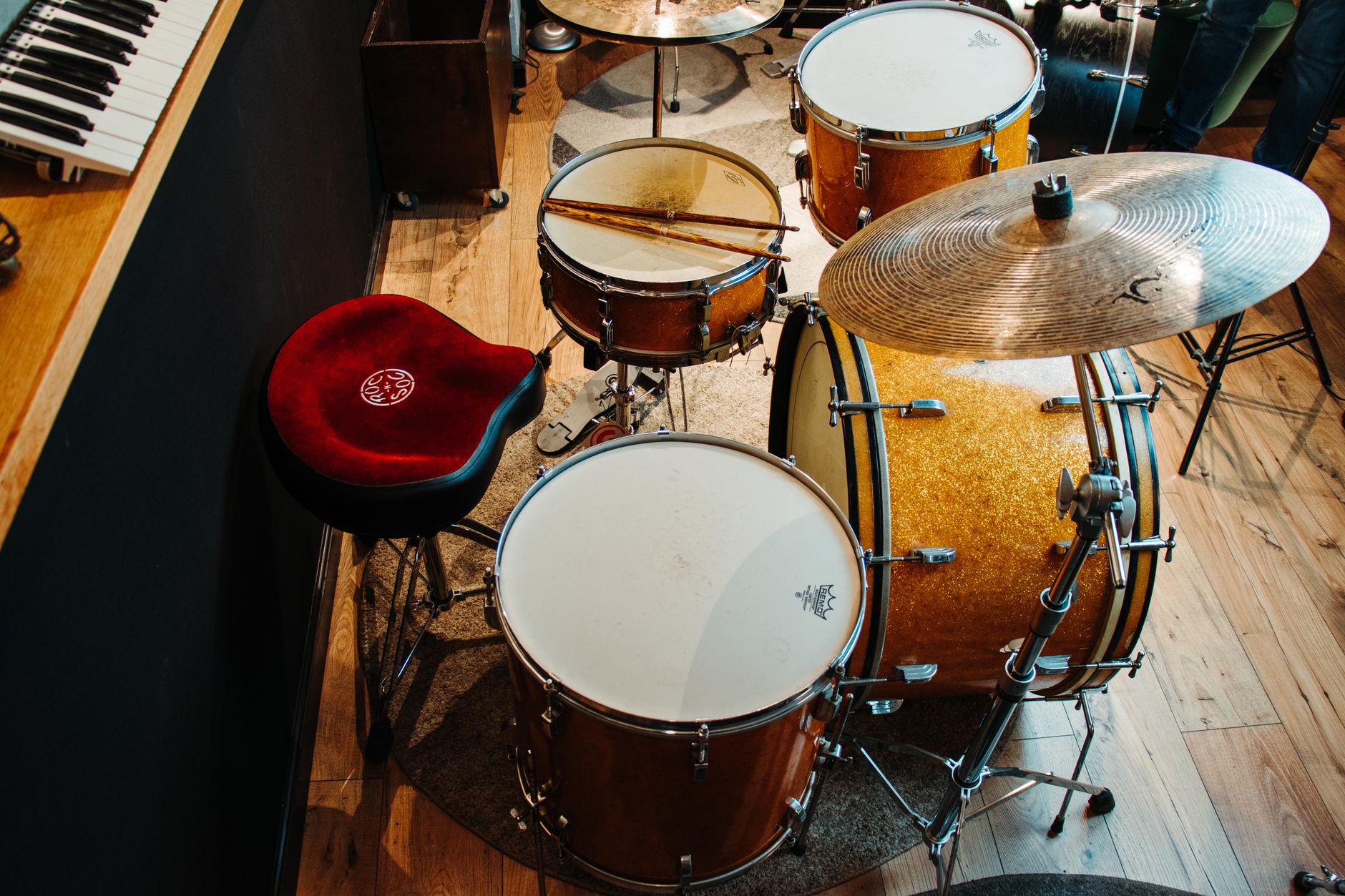 band rehearsal room waiting (Photo: Dima Pavlenko / Pexels)