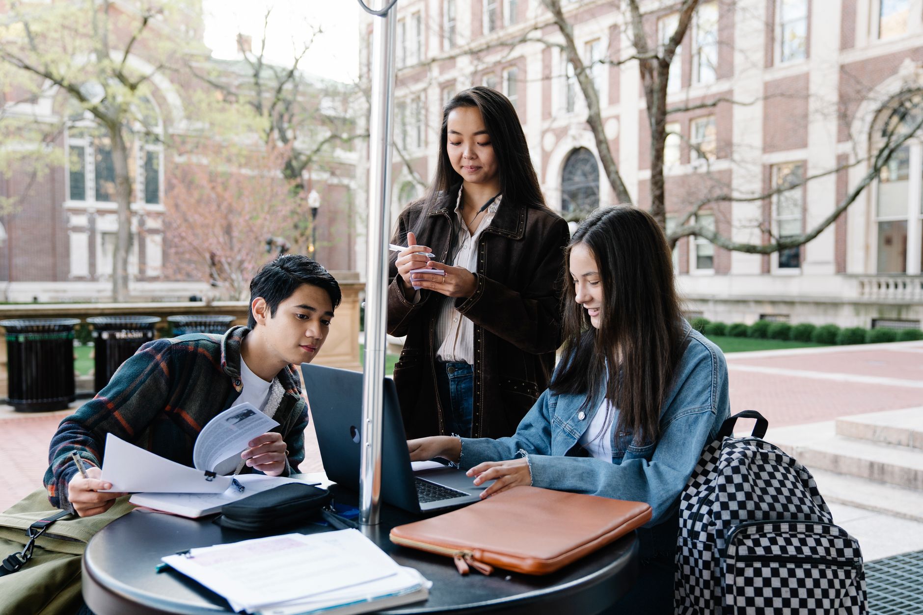 students planning meeting campus (Photo: George Pak / Pexels)