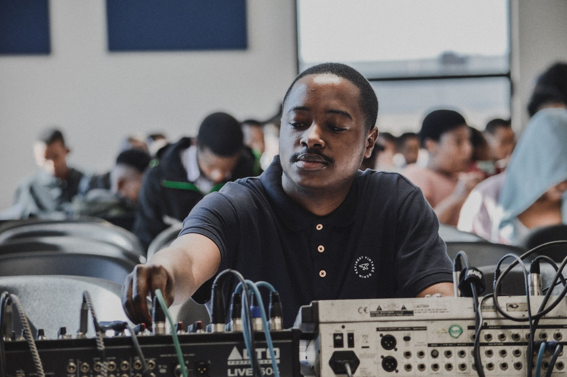 soundcheck mixing console engineer (Photo: Thapelo Boateng / Pexels)