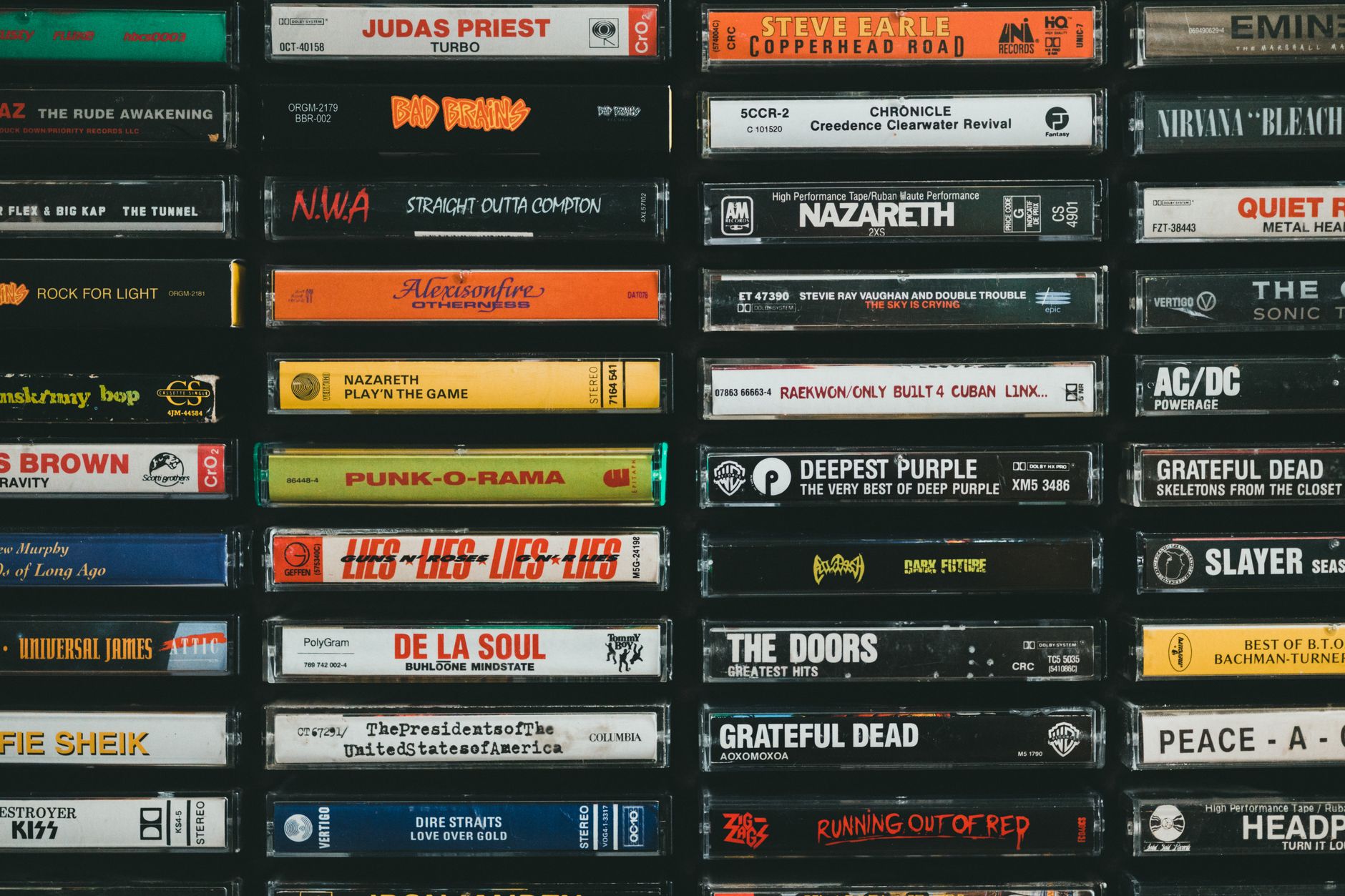 music playlist screen titles (Photo: Jonathan Cooper / Pexels)