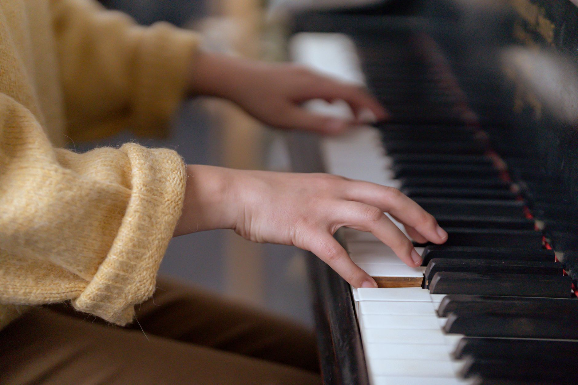 piano keys hands closeup (Photo: Charles Parker / Pexels)