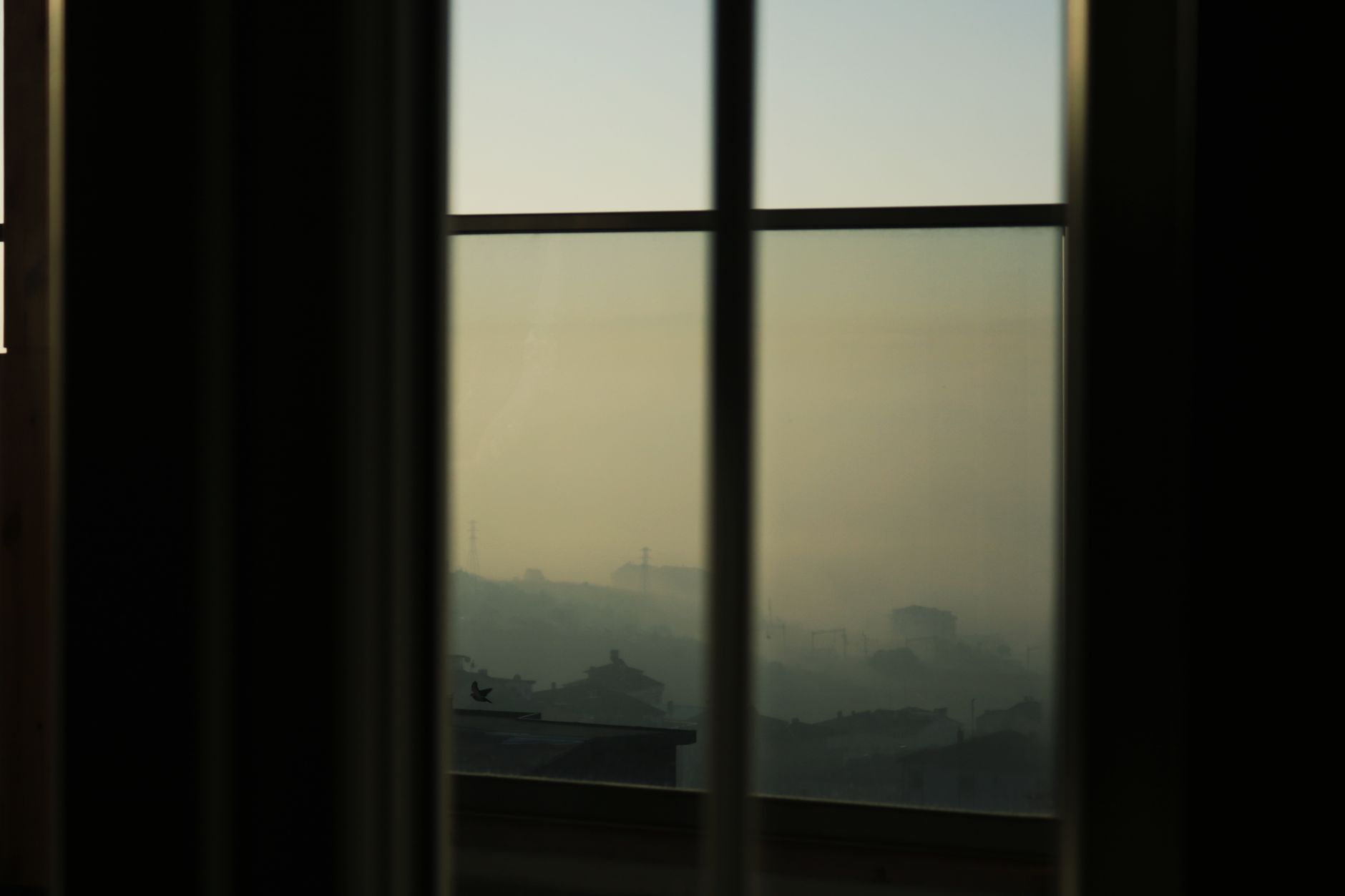sunrise window quiet morning (Photo: Yaseminmsl / Pexels)