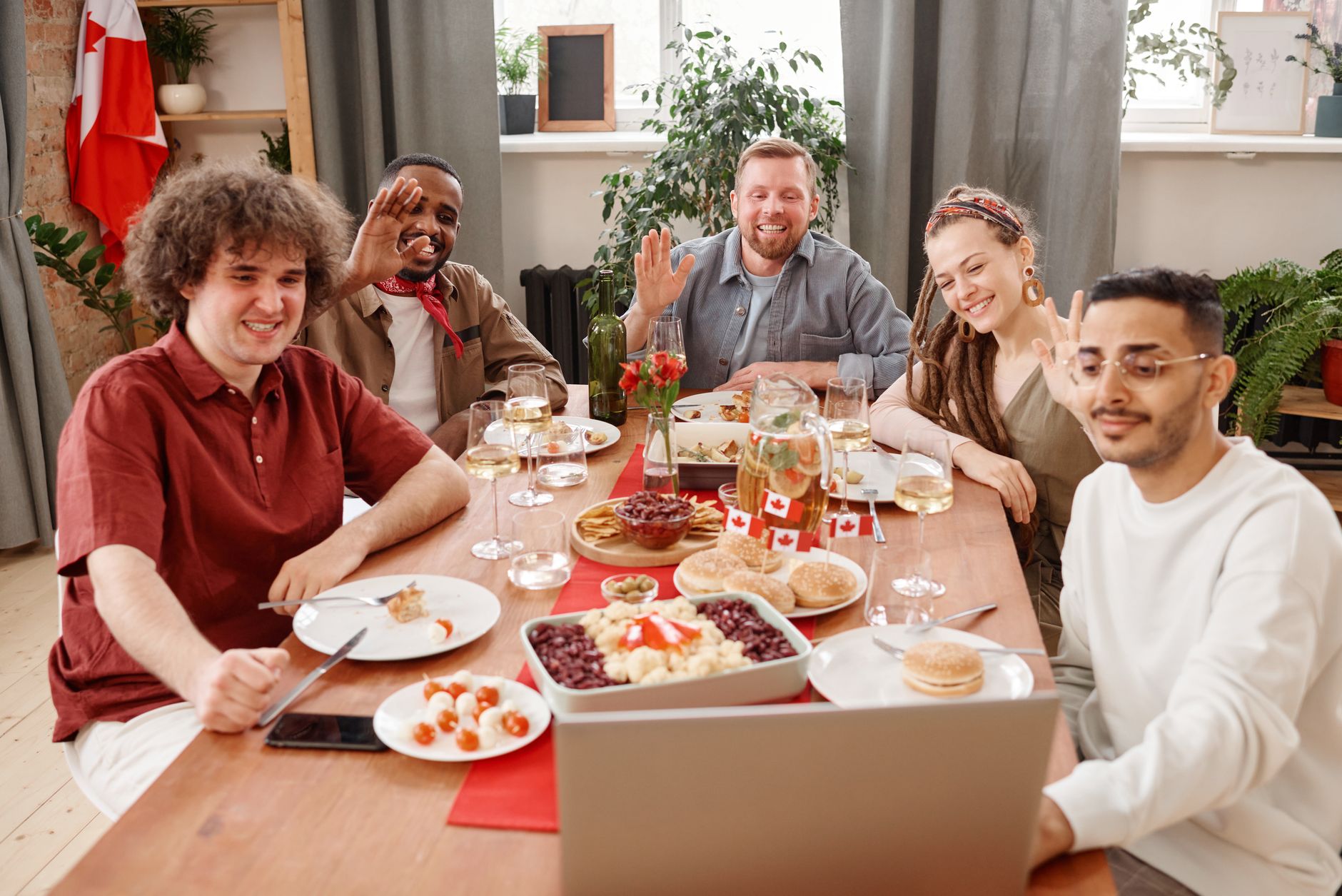 video call group smiling (Photo: Cedric Fauntleroy / Pexels)