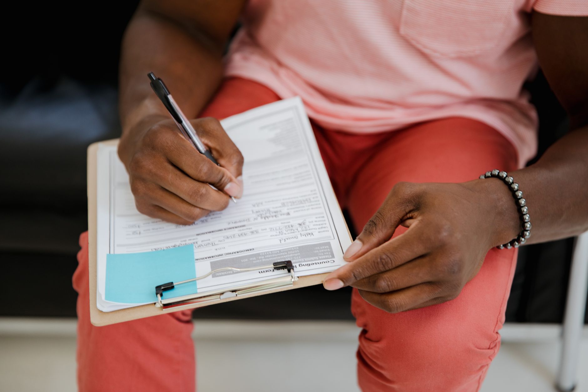filling application form (Photo: RDNE Stock project / Pexels)