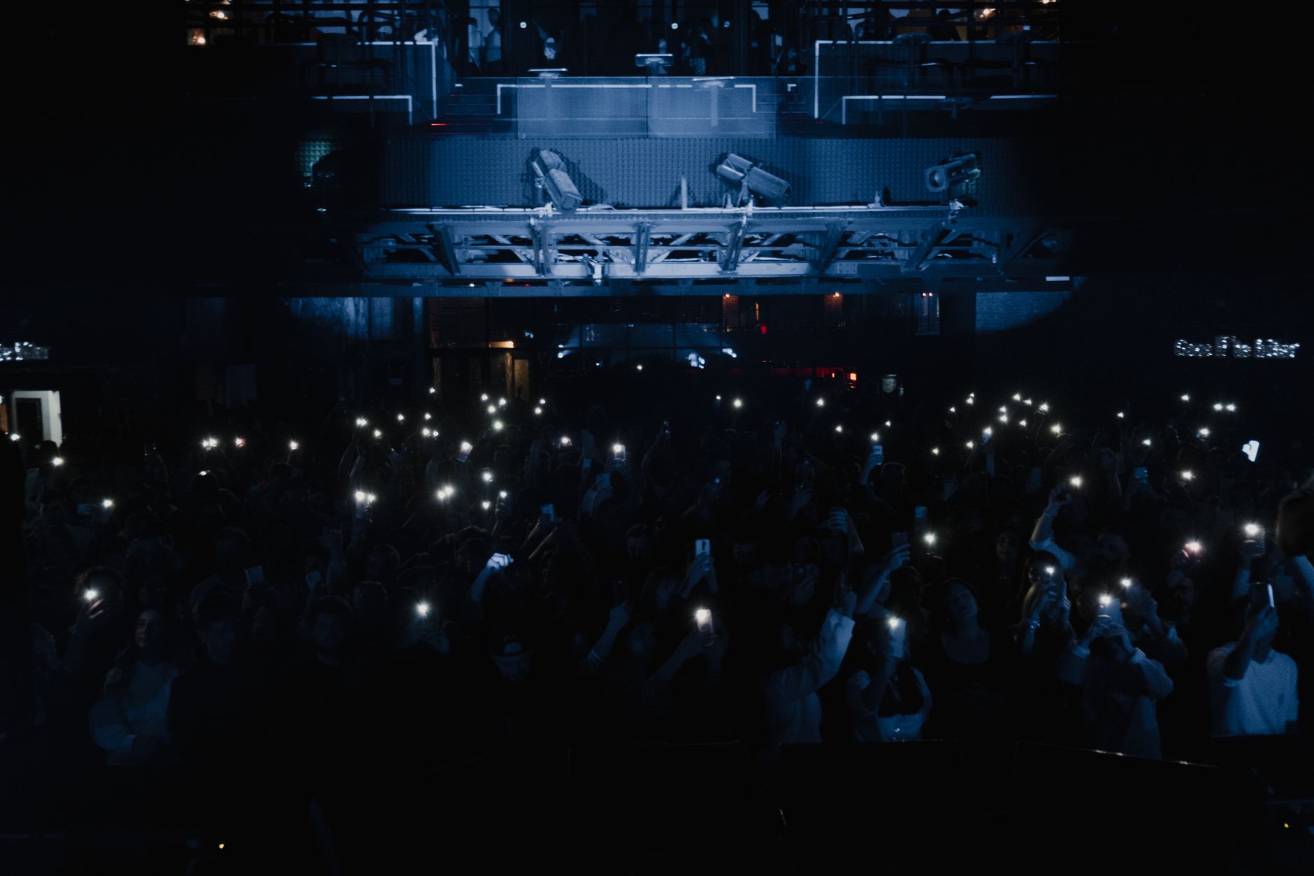 empty club sparse audience (Photo: Faruk Tokluoğlu / Pexels)
