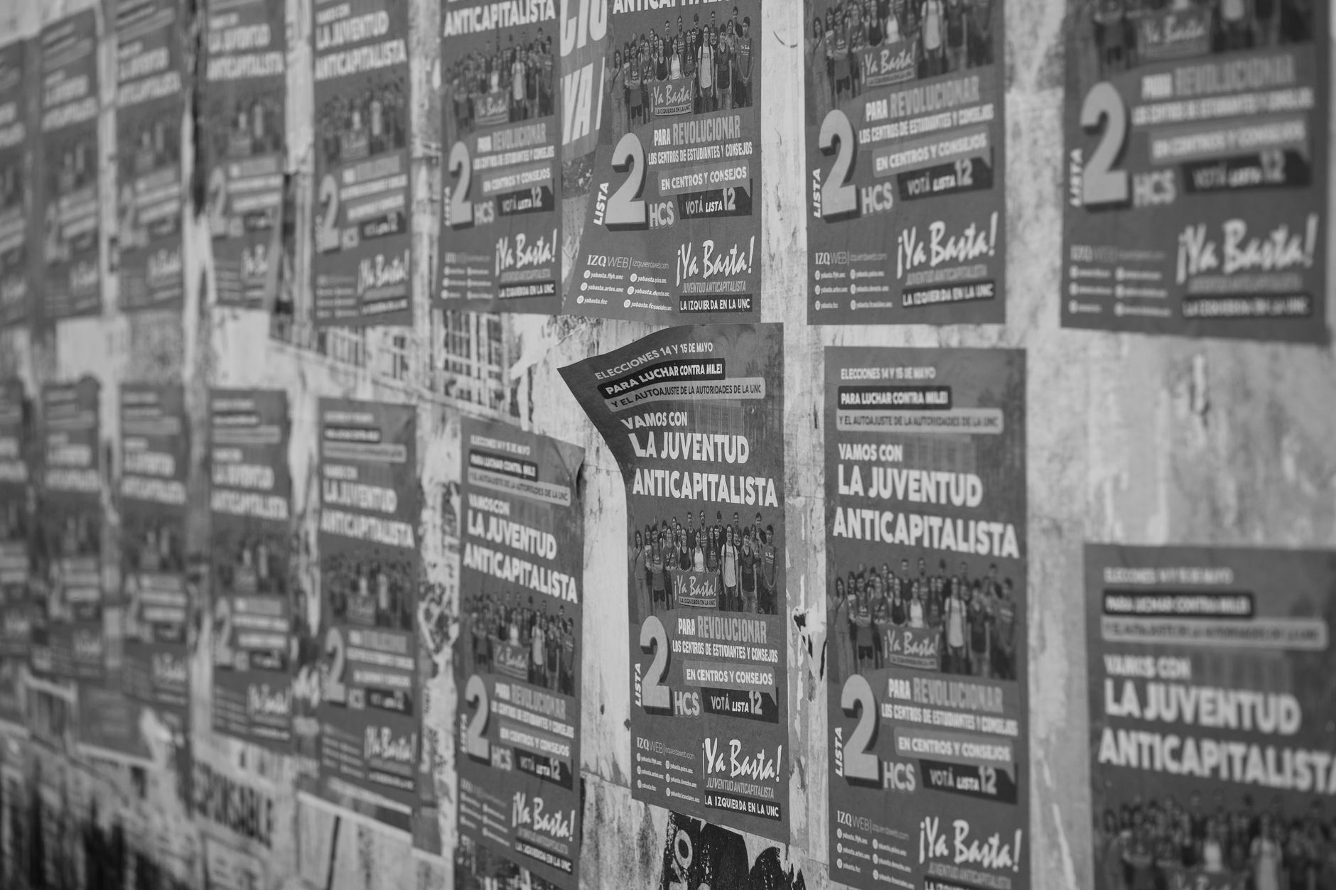 concert flyer poster design (Photo: Tomás Asurmendi / Pexels)