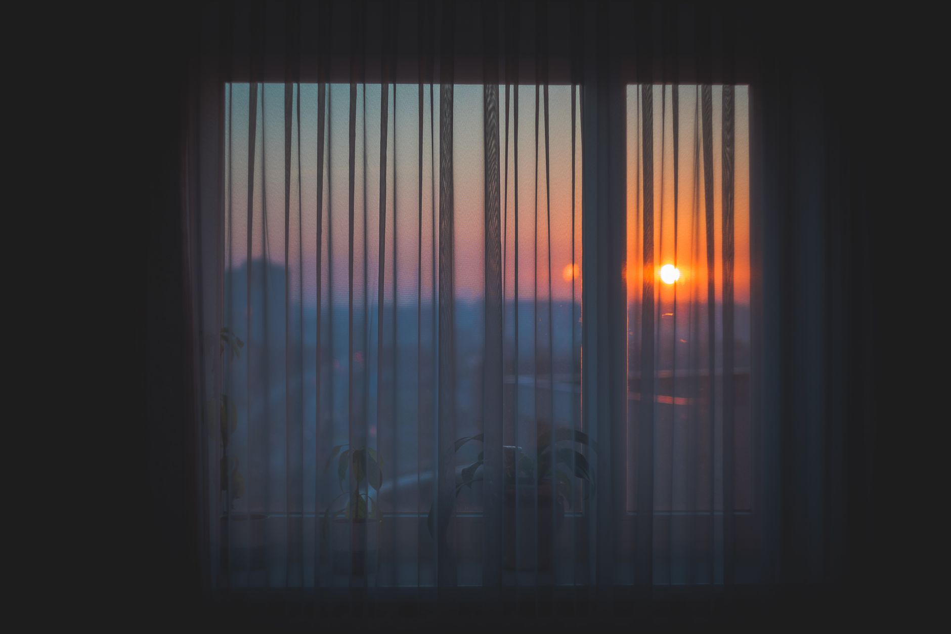warm sunset studio window (Photo: Siarhei Nester / Pexels)