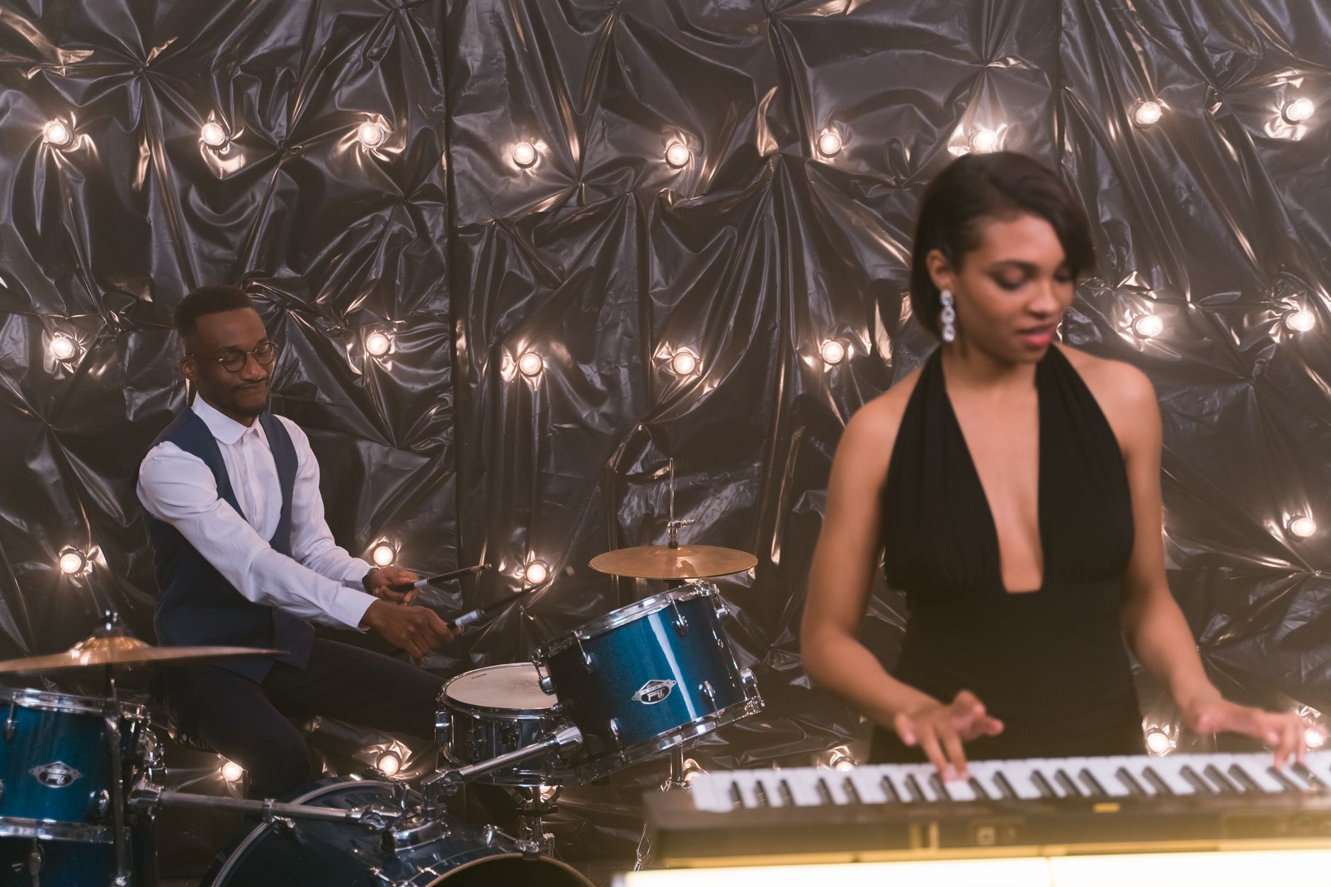 pianist performing lounge evening (Photo: AI25.Studio  AI GENERATIVE / Pexels)