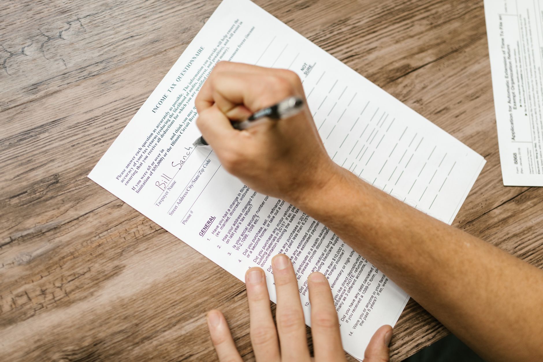 questionnaire form paper (Photo: RDNE Stock project / Pexels)