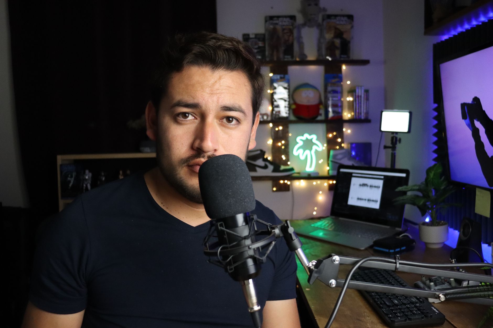 microphone camera home setup (Photo: Benjamin Dominguez / Pexels)