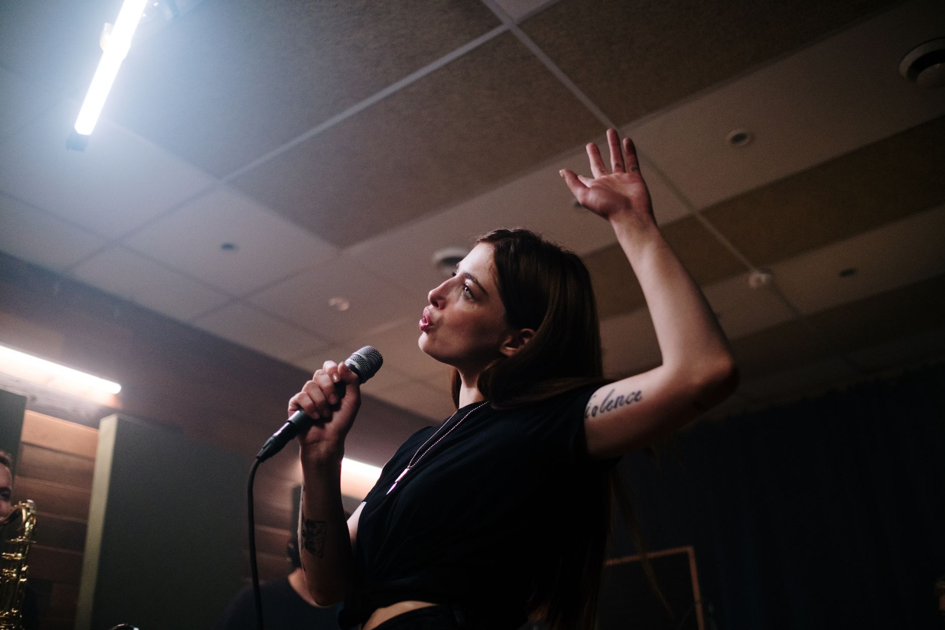 young singer microphone room (Photo: cottonbro studio / Pexels)