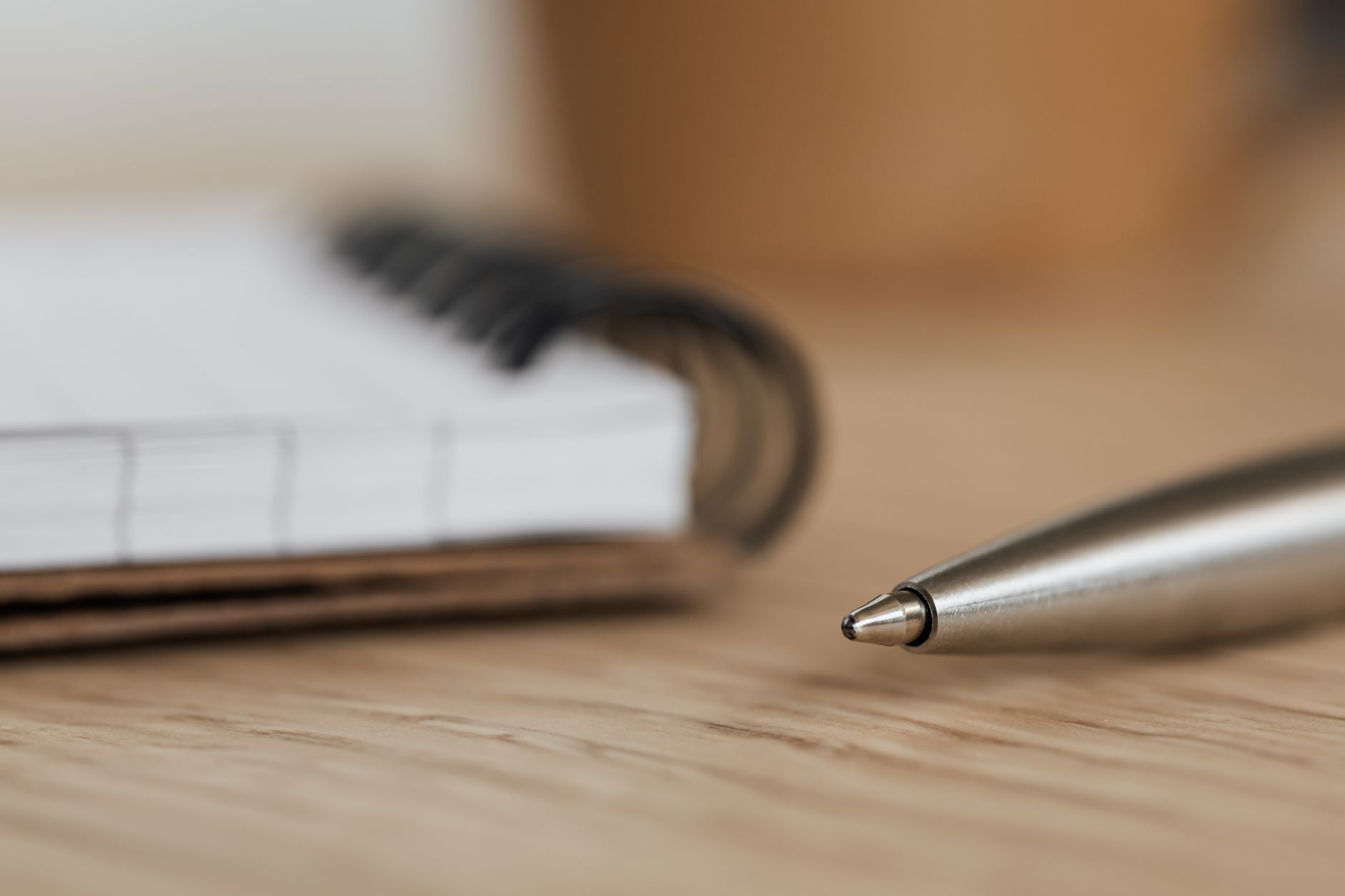 writing notebook pen desk (Photo: https://kaboompics.com/ / Pexels)