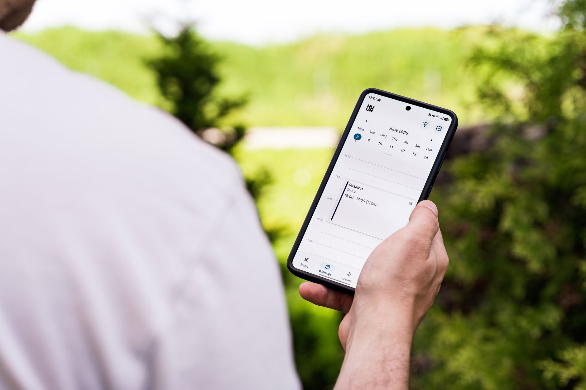 phone calendar posting schedule (Photo: HUUM │sauna heaters / Pexels)